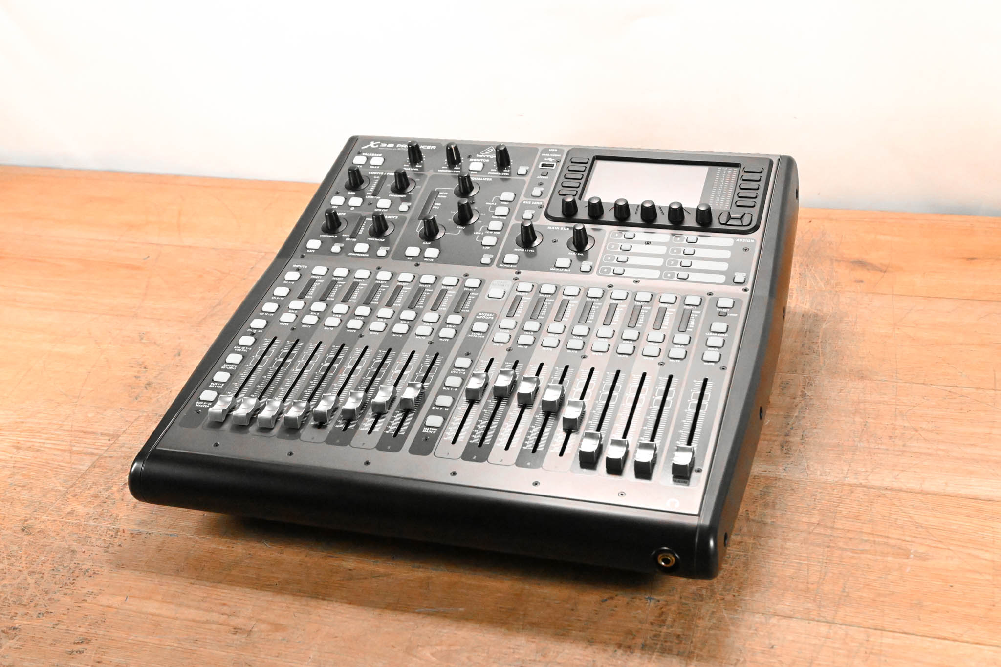 田舎暮らしマンBehringer X32 Producerデジタルミキサー Behringer | Product | X32 PRODUCER