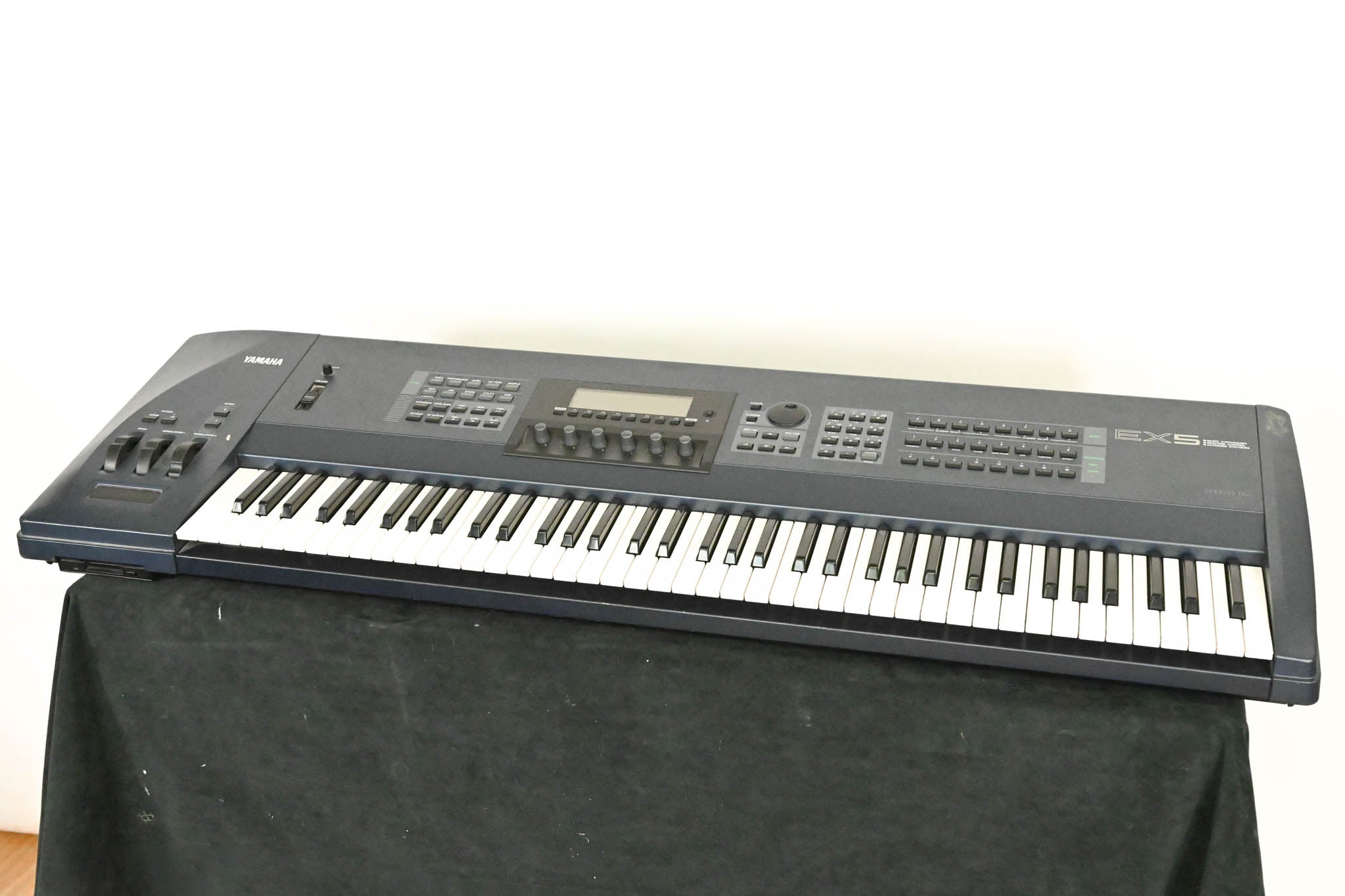 Yamaha EX5 76-key Synthesizer Workstation