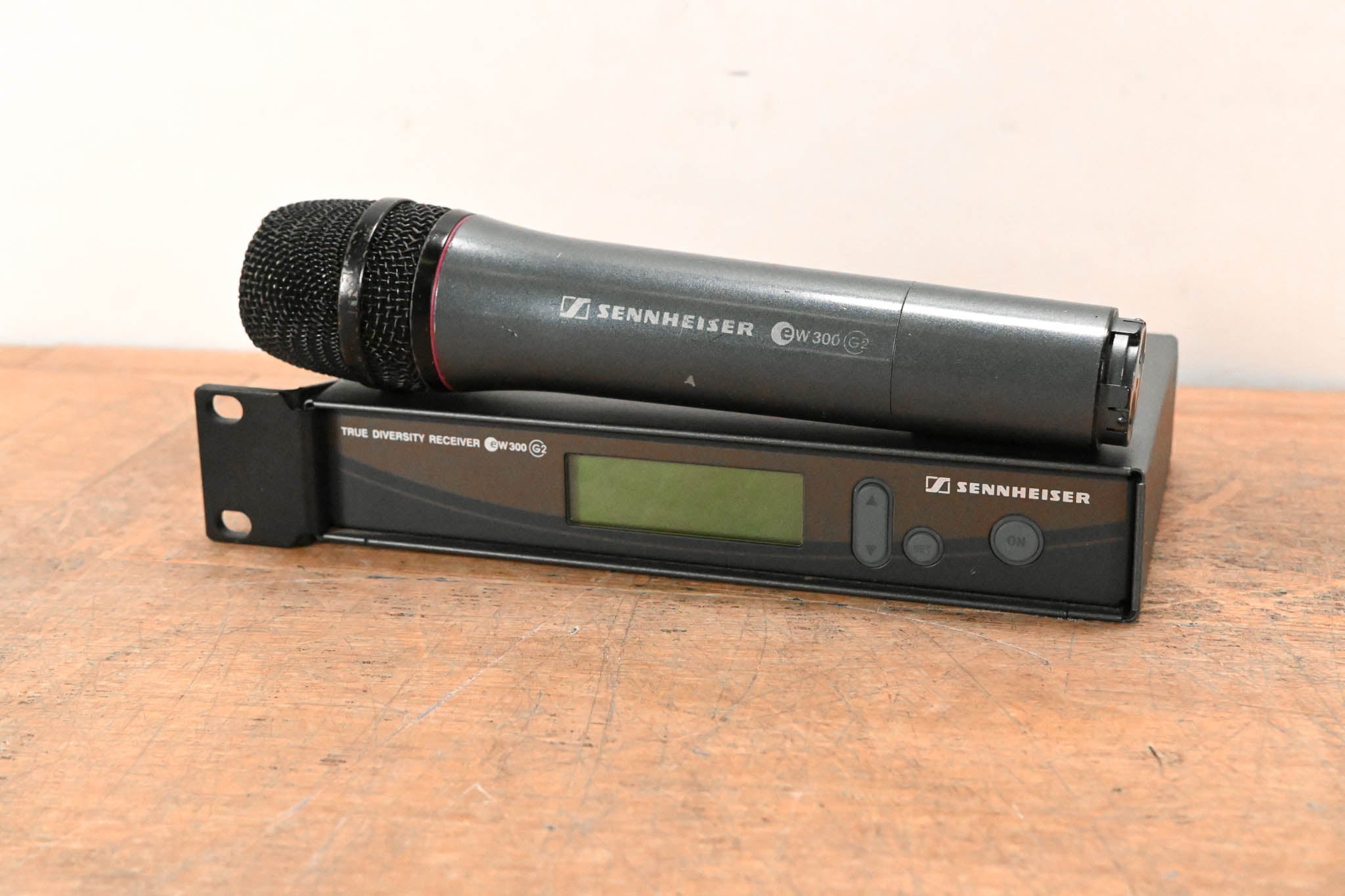 Sennheiser ew 300 G2 Handheld Wireless System 518-554MHz NO POWER SUPPLY