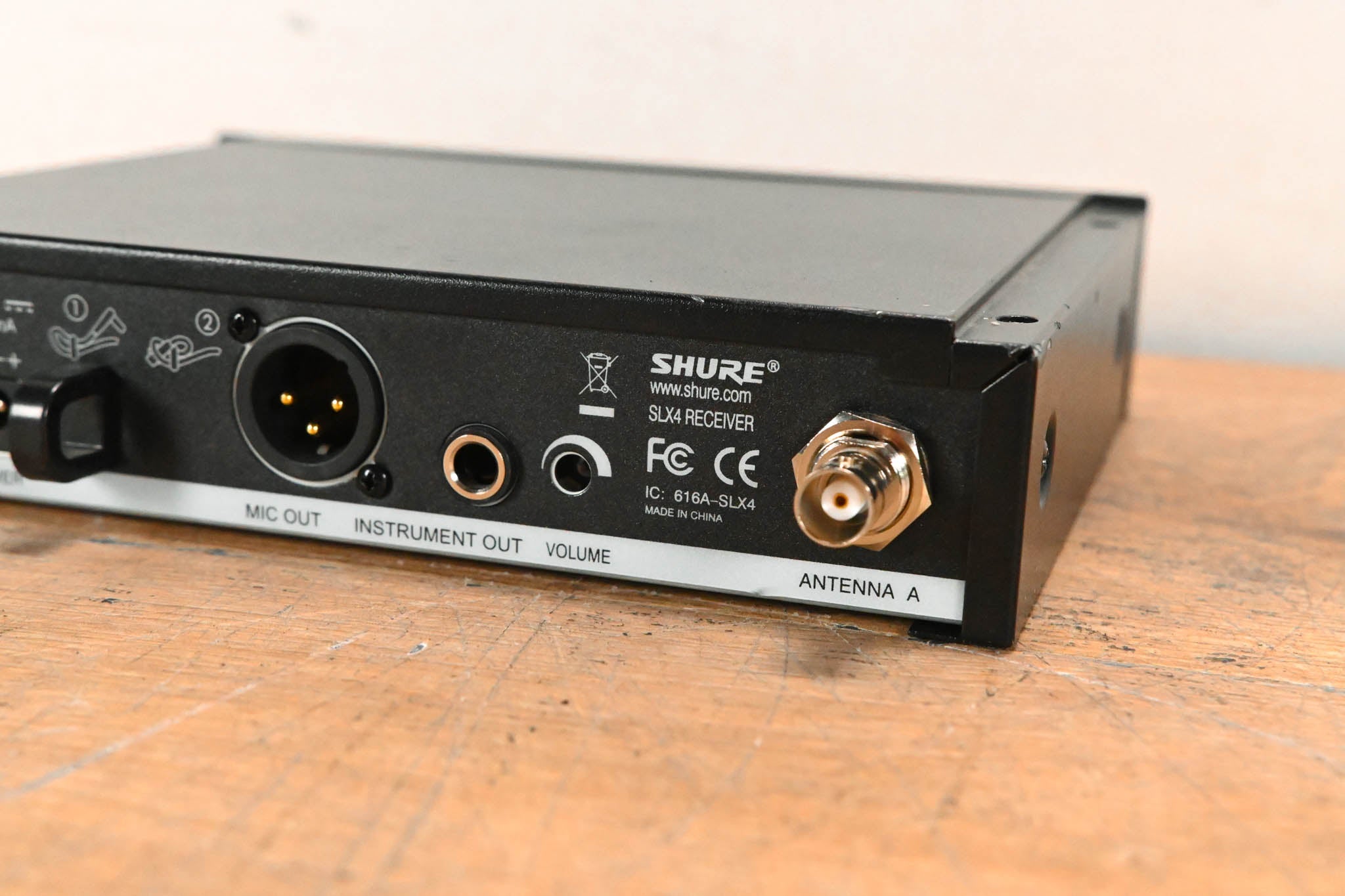 Shure SLX4 Wireless Receiver - G5 Band: 494-518 MHz (NO POWER SUPPLY)