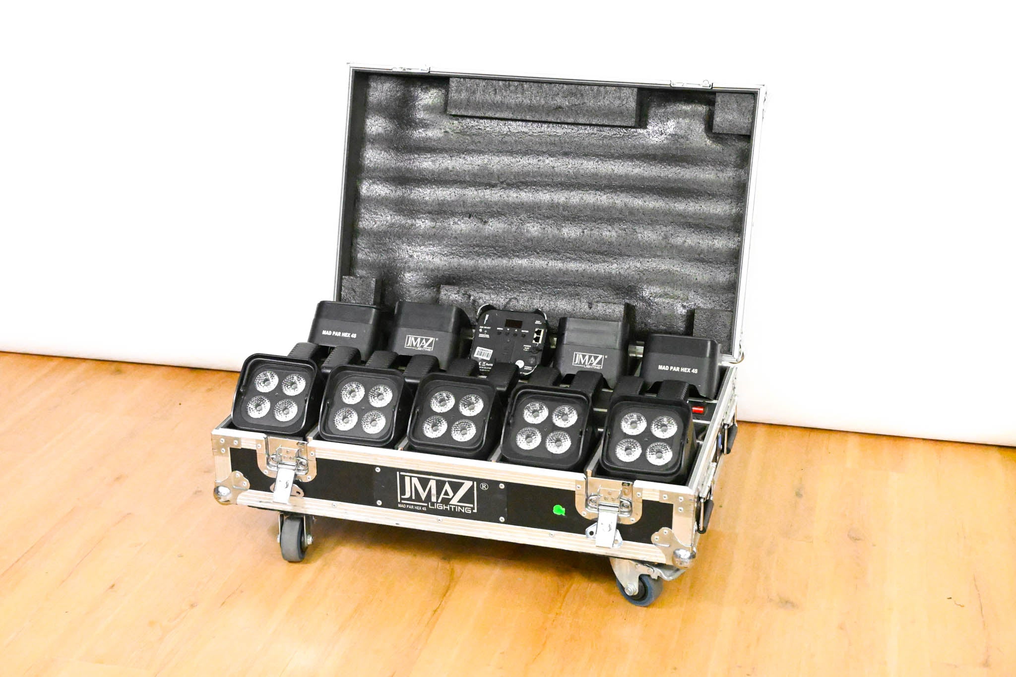 JMAZ Lighting MAD PAR HEX 4S Battery LED Uplight Kit w/ Charging Case