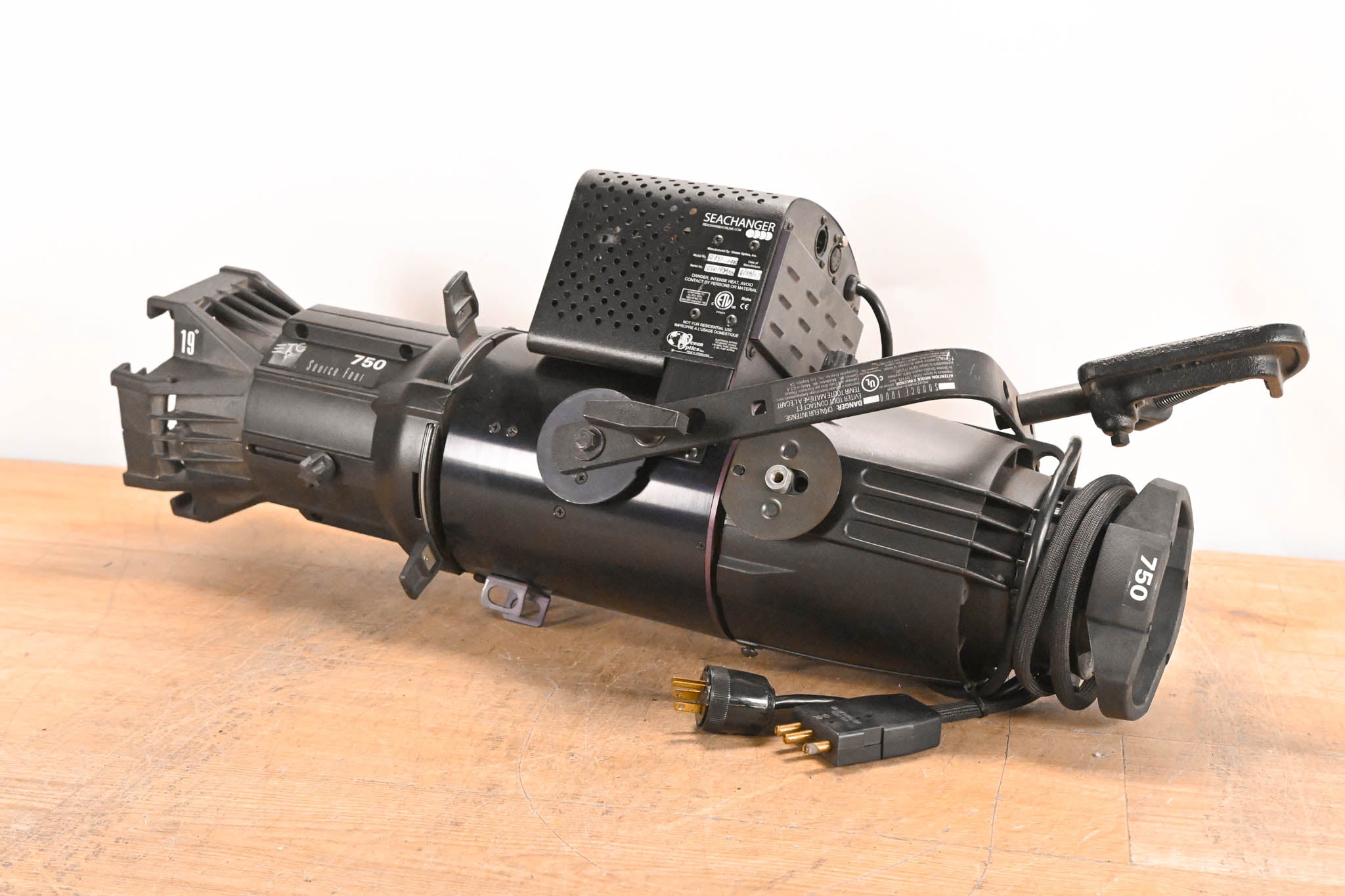 ETC Source Four 750 19 Degree Leko w/OceanOptics SeaChanger Color Engine