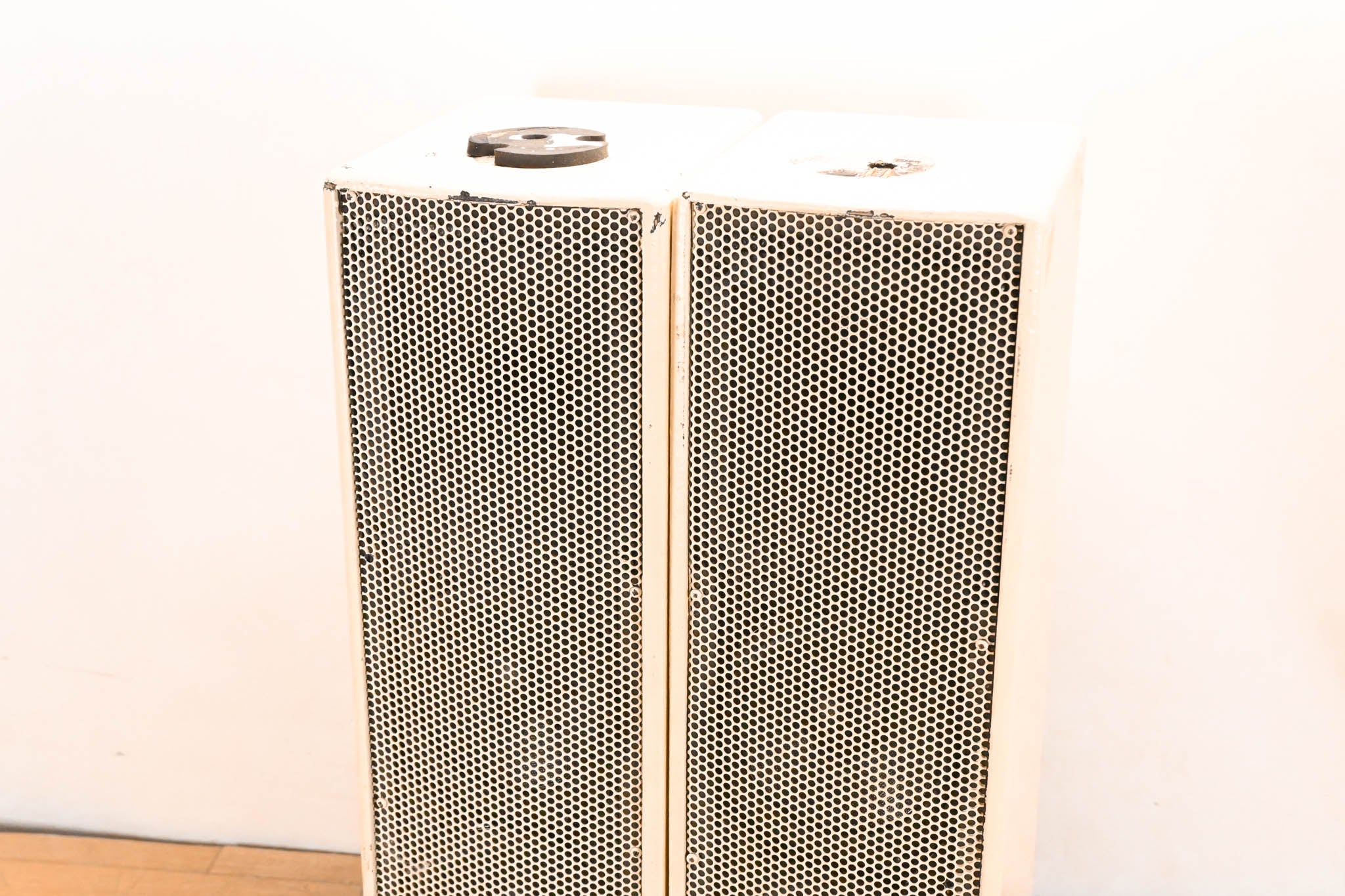 EAW UB52 Two-Way Full-Range Loudspeaker - White (PAIR)