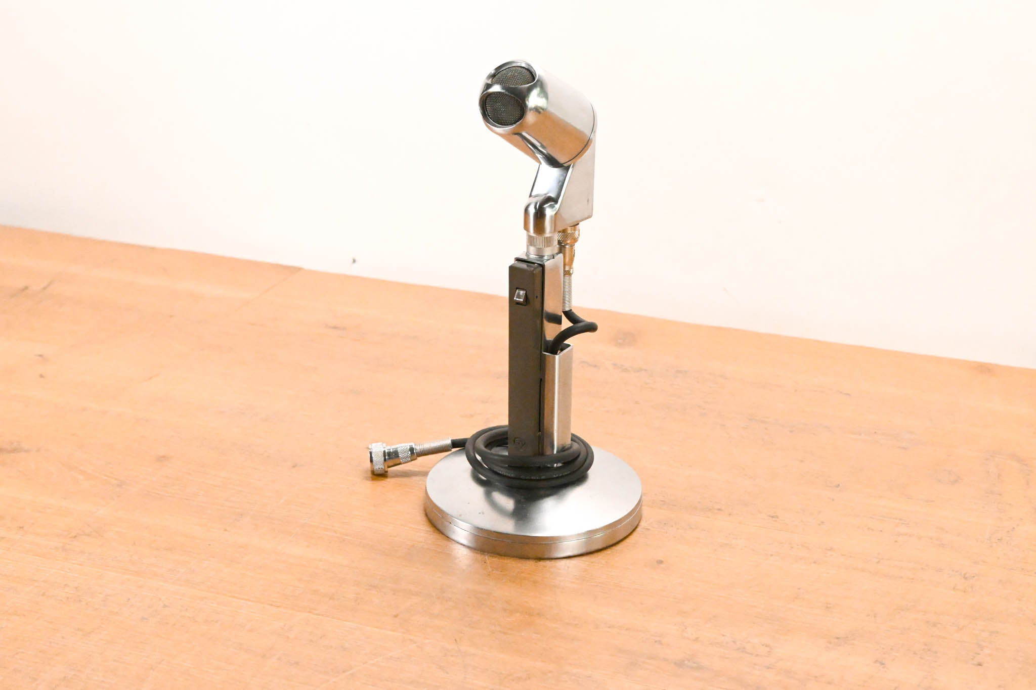 Electro-Voice (EV) 638 General Purpose Dynamic Microphone