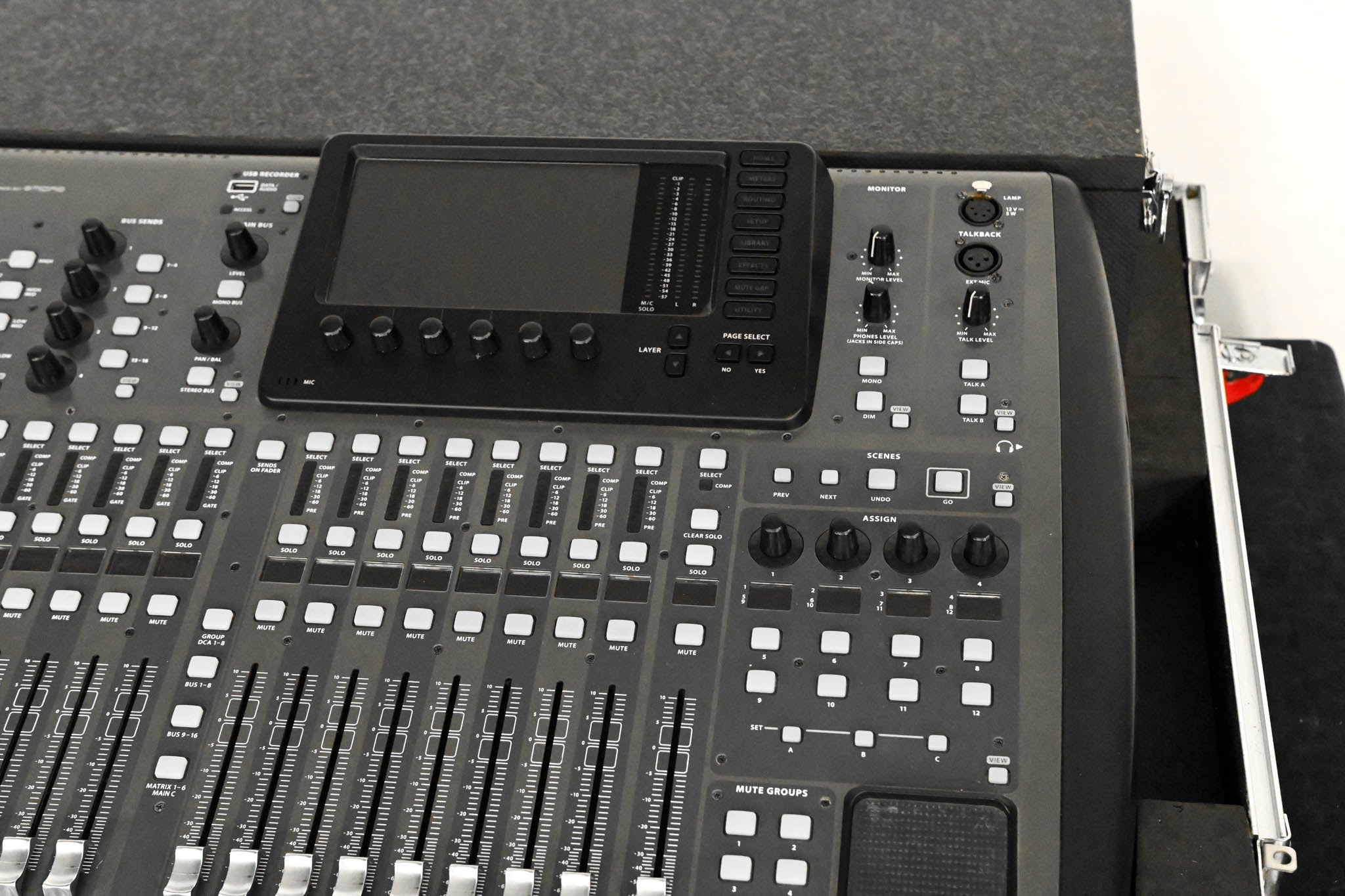Behringer X32 40-Channel Digital Mixing Console with Road Case