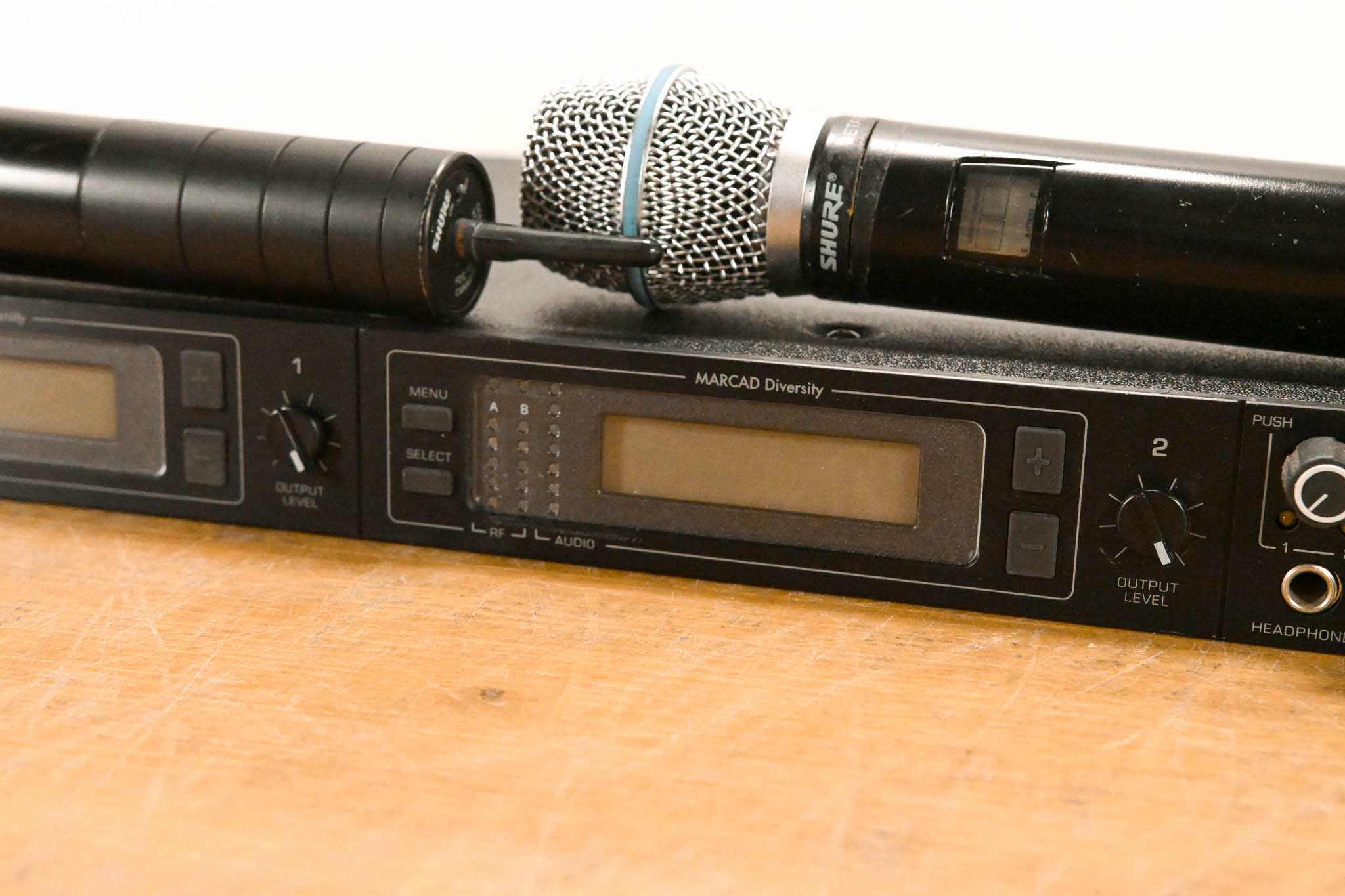 Shure U4D-J4 Wireless Receiver w/ two U2/BETA87A Handheld Mics - J4 Band