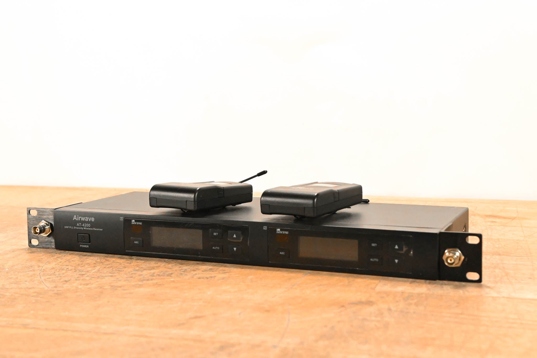 Airwave Technologies AT-4220 Wireless System B Range NO POWER SUPPLY