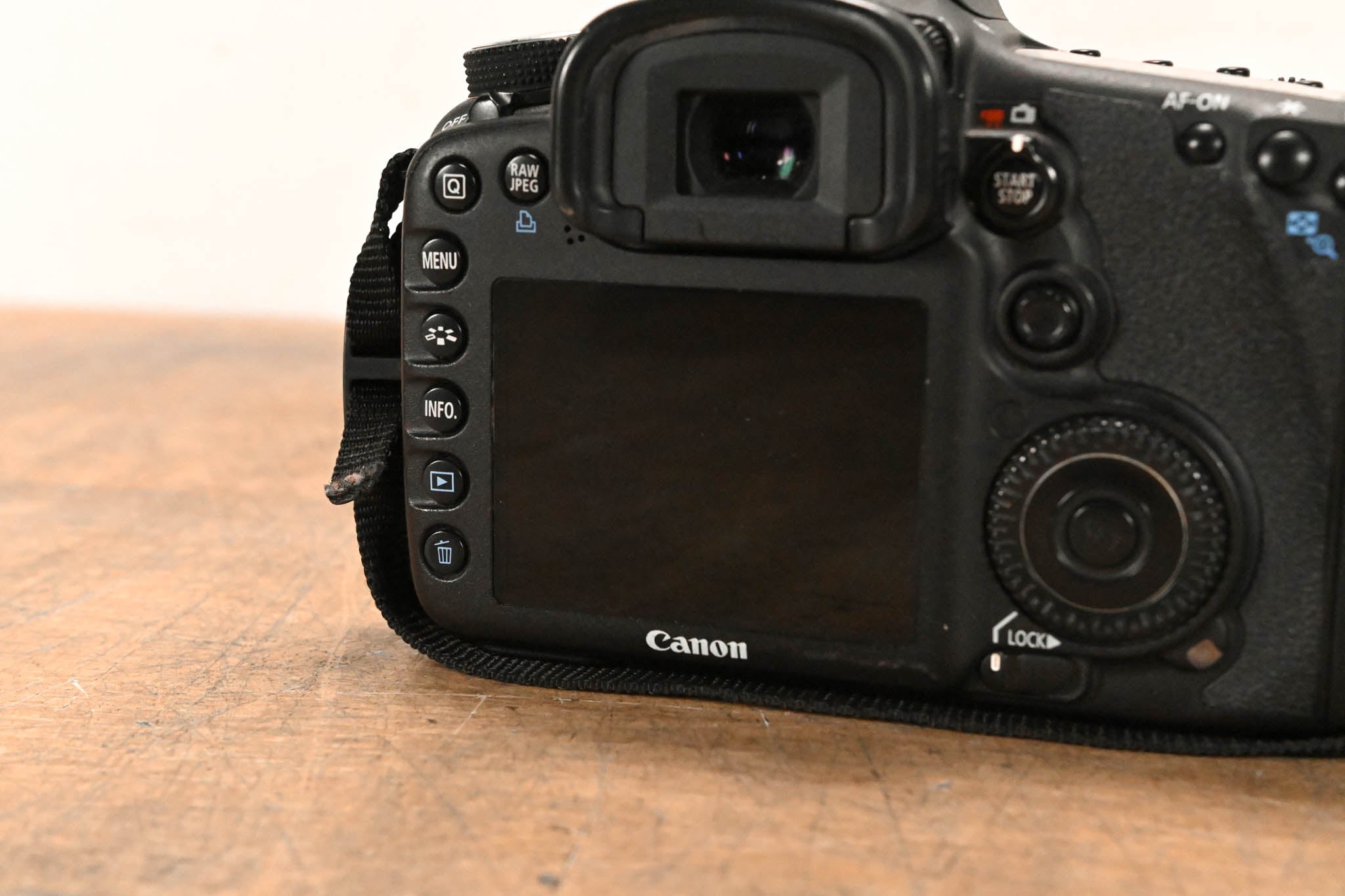 Canon EOS 7D DSLR Camera Body