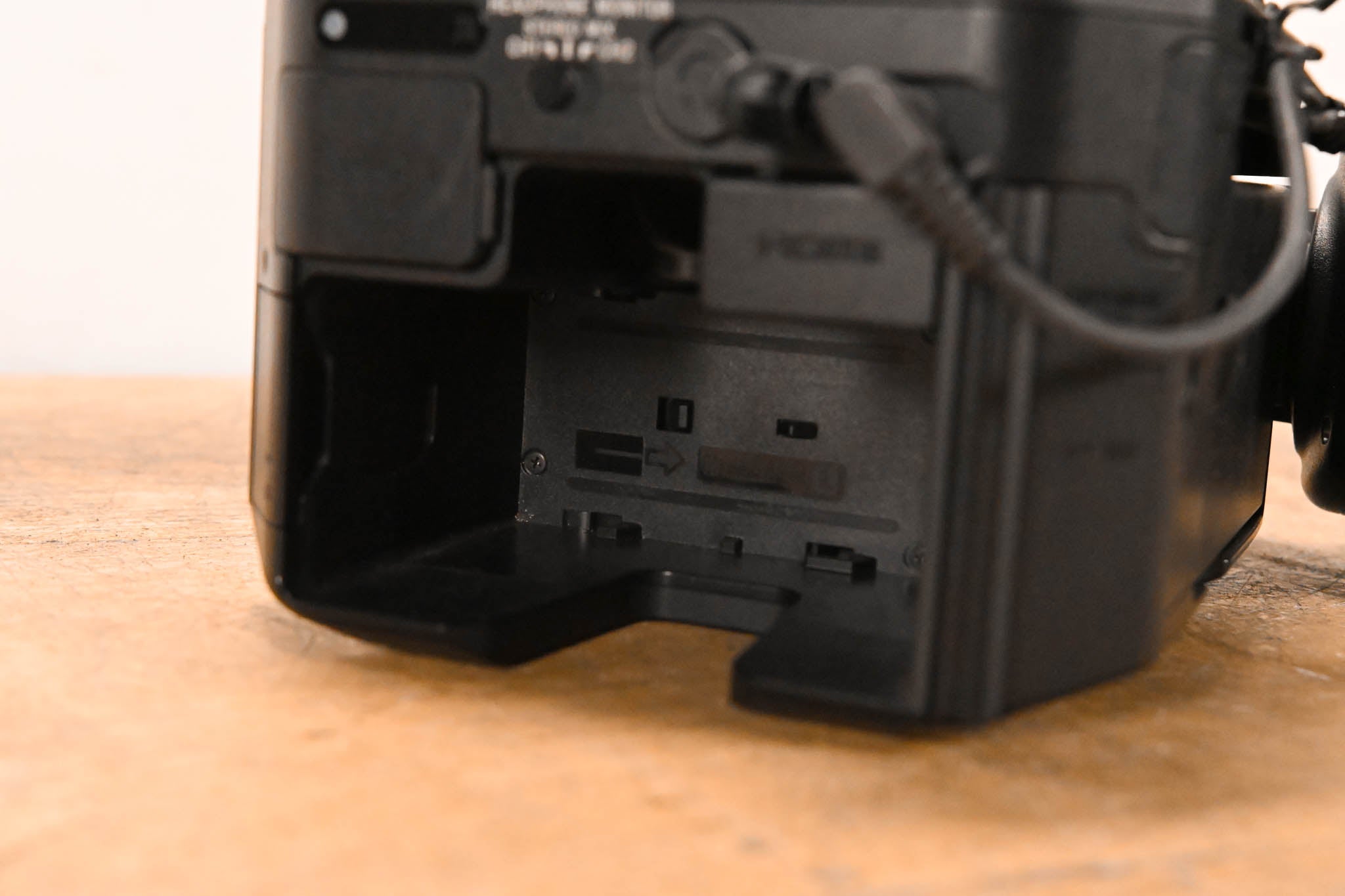 Sony NEX-FS100U Super 35mm Sensor Camcorder