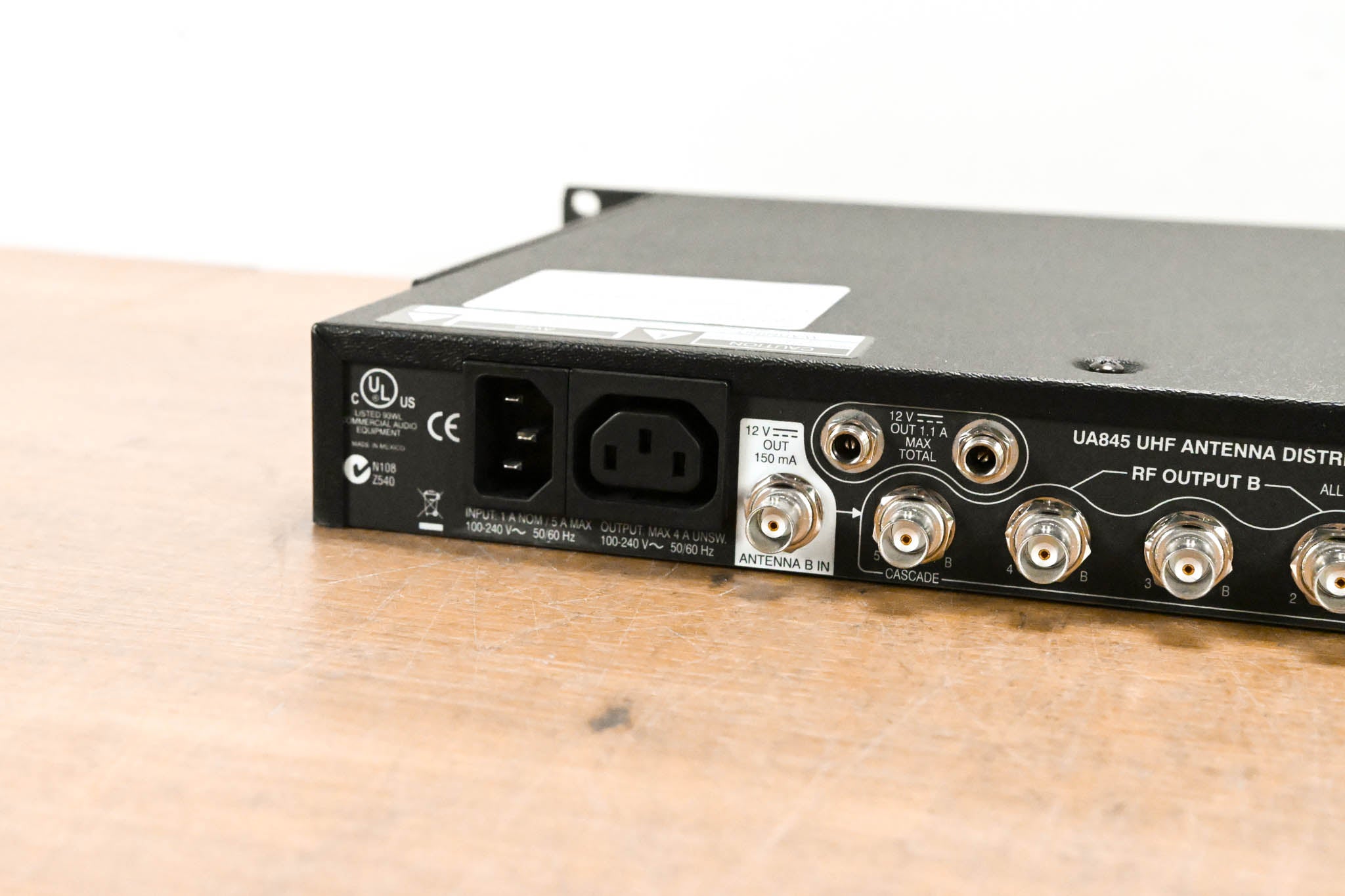 Shure UA845-SWB Antenna Distribution System - 470-952 MHz
