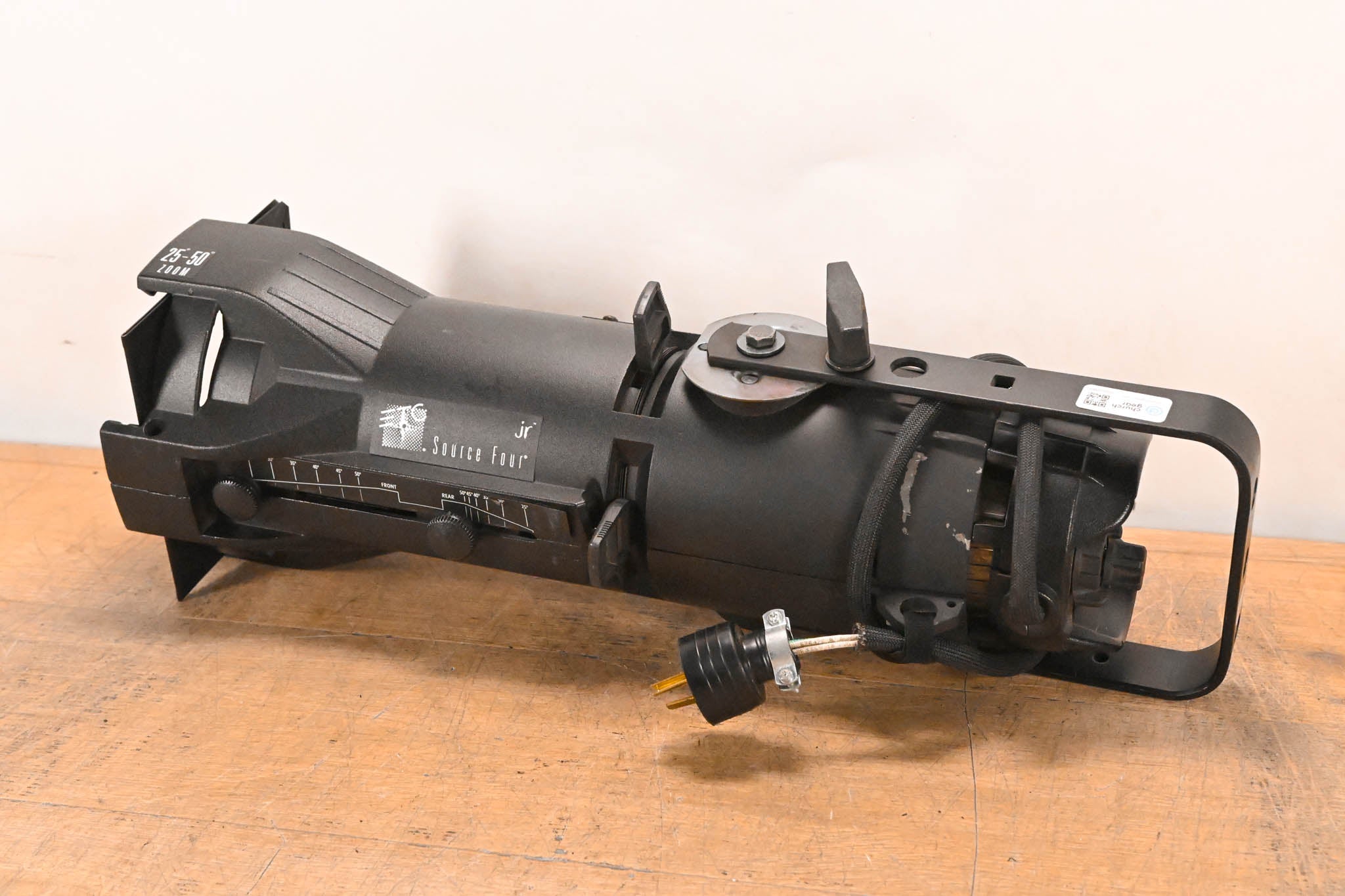 ETC Source Four Jr 25-50 Degree Zoom 575 Ellipsoidal Light