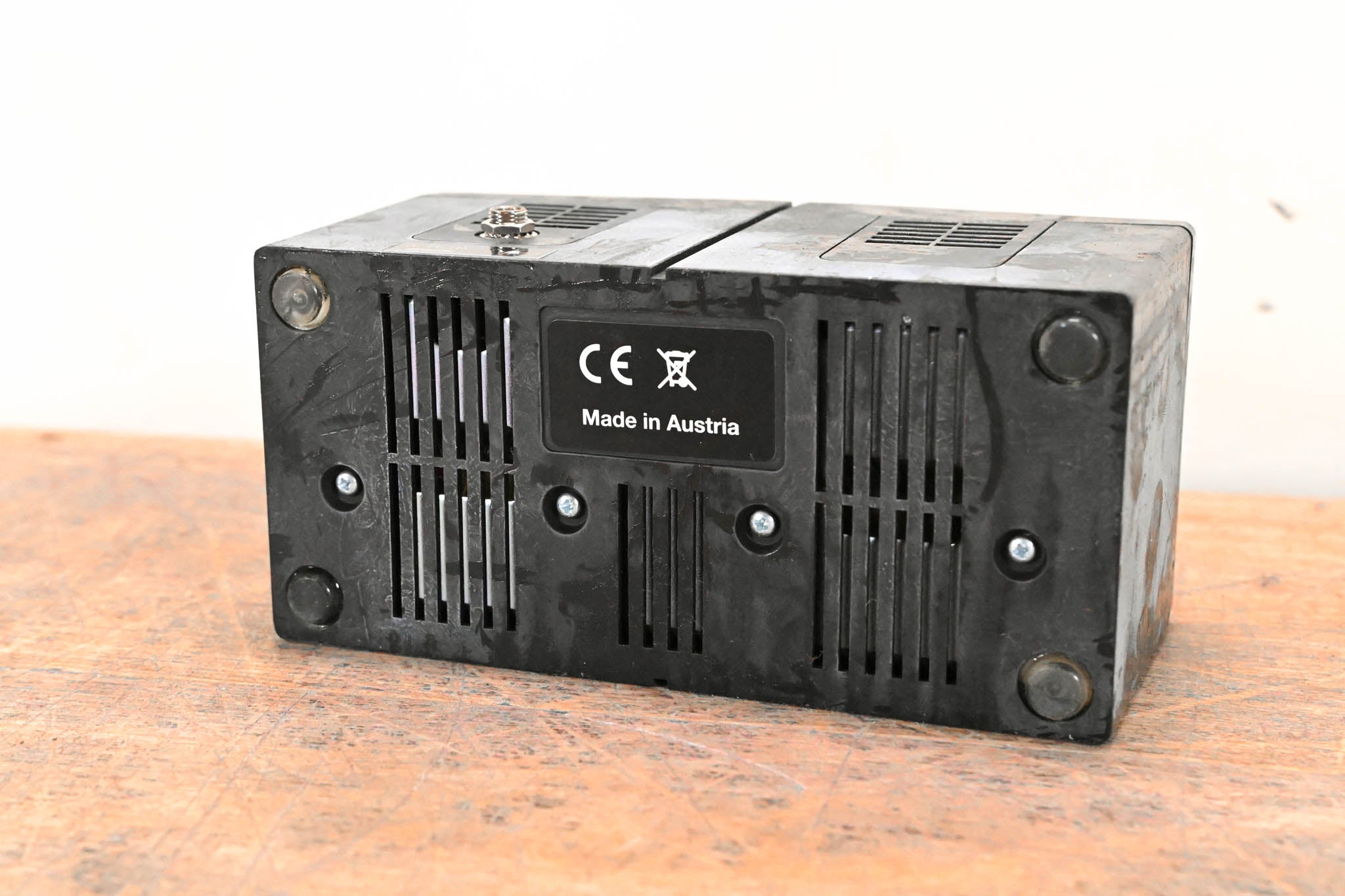 AKG CU4000 Charging Unit for HT4500 and PT4500 (NO POWER SUPPLY)
