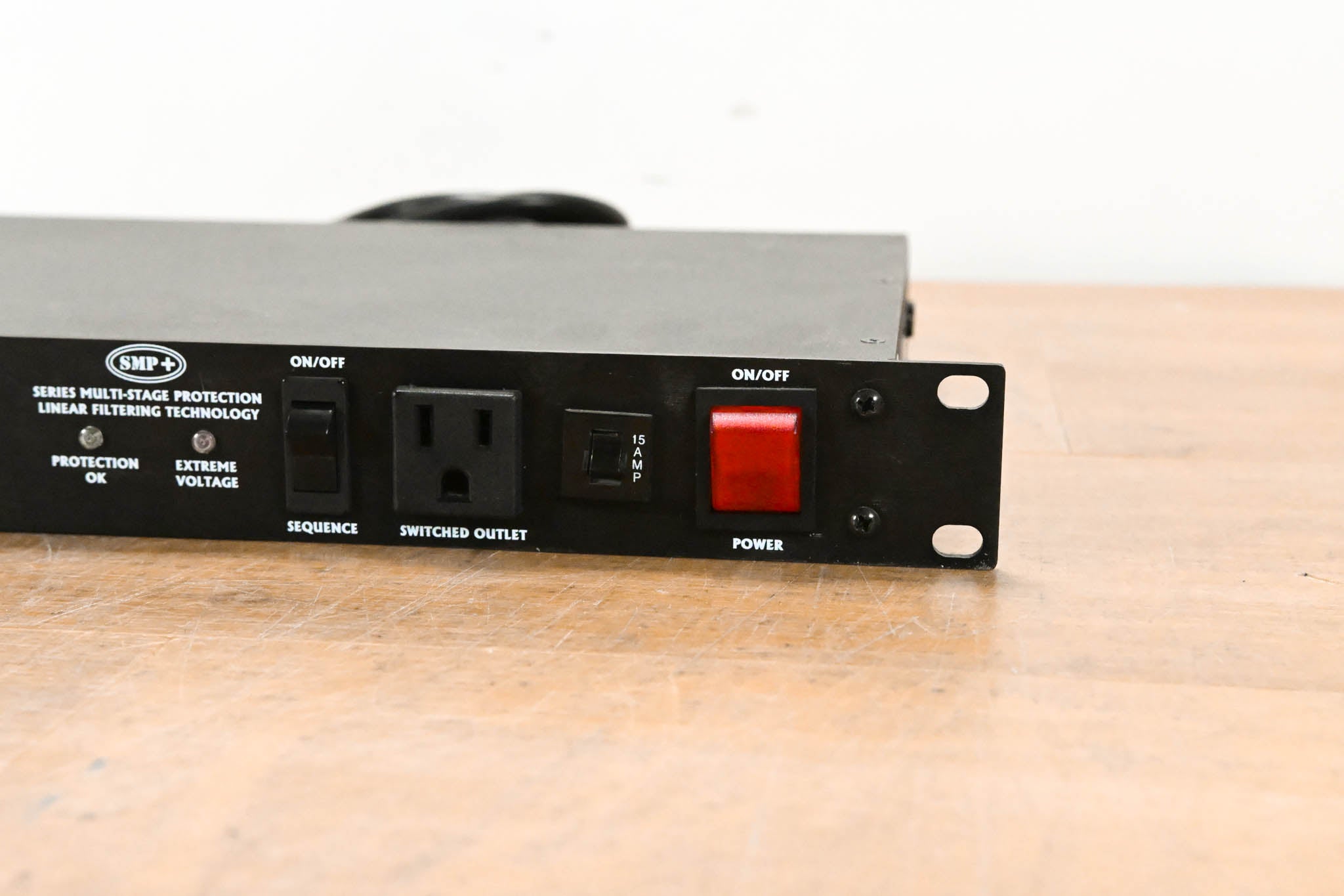 Furman PS-8R Series II 8-outlet Power Conditioner and Sequencer