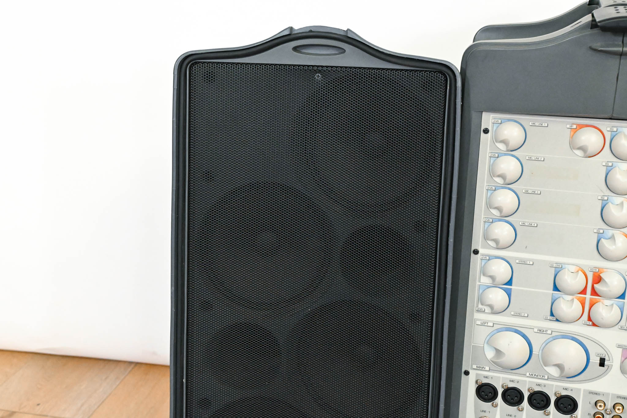 Fender Passport P-250 4-Channel Portable PA System