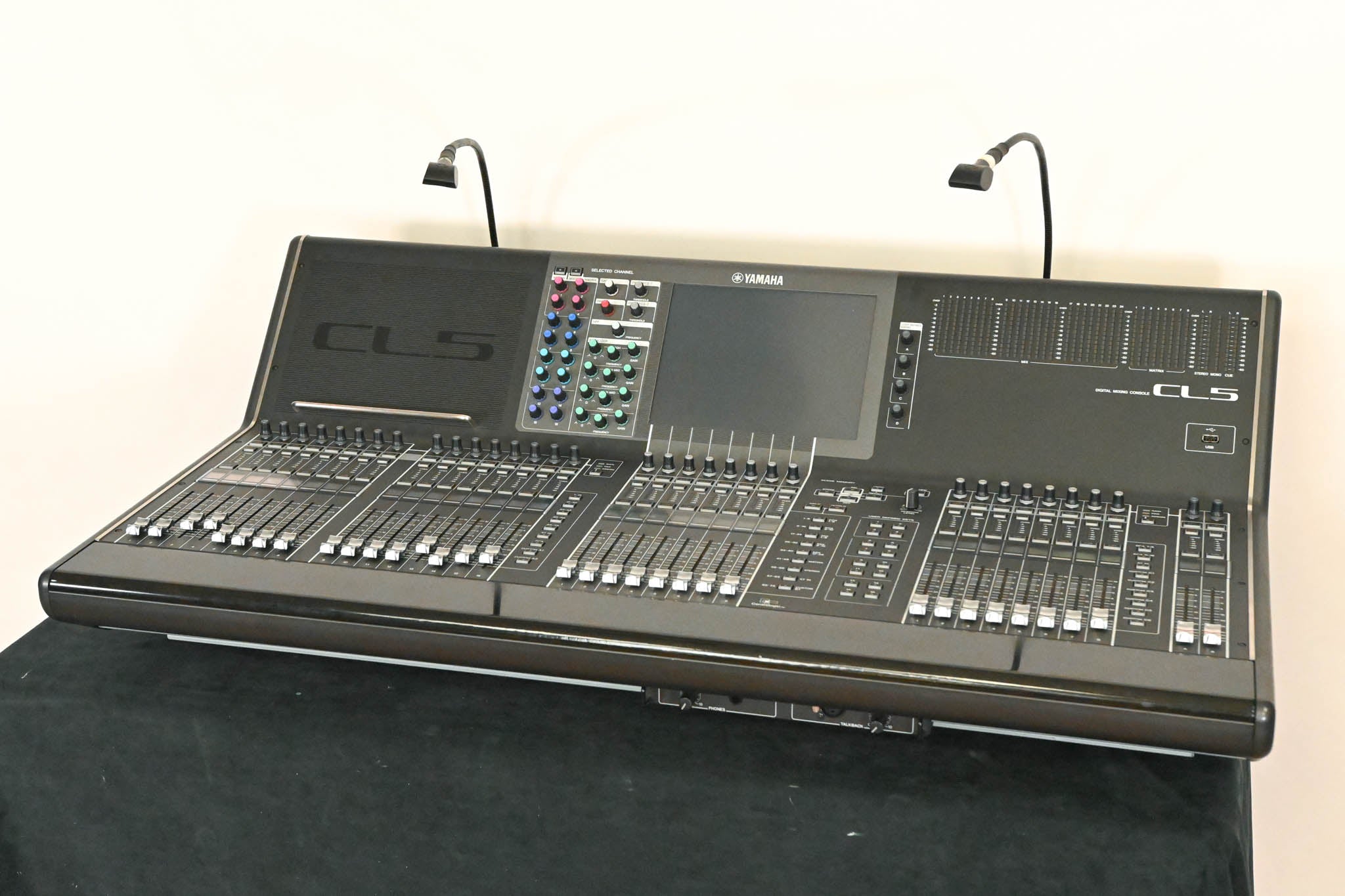 Yamaha CL5 72-Channel Digital Mixing Console