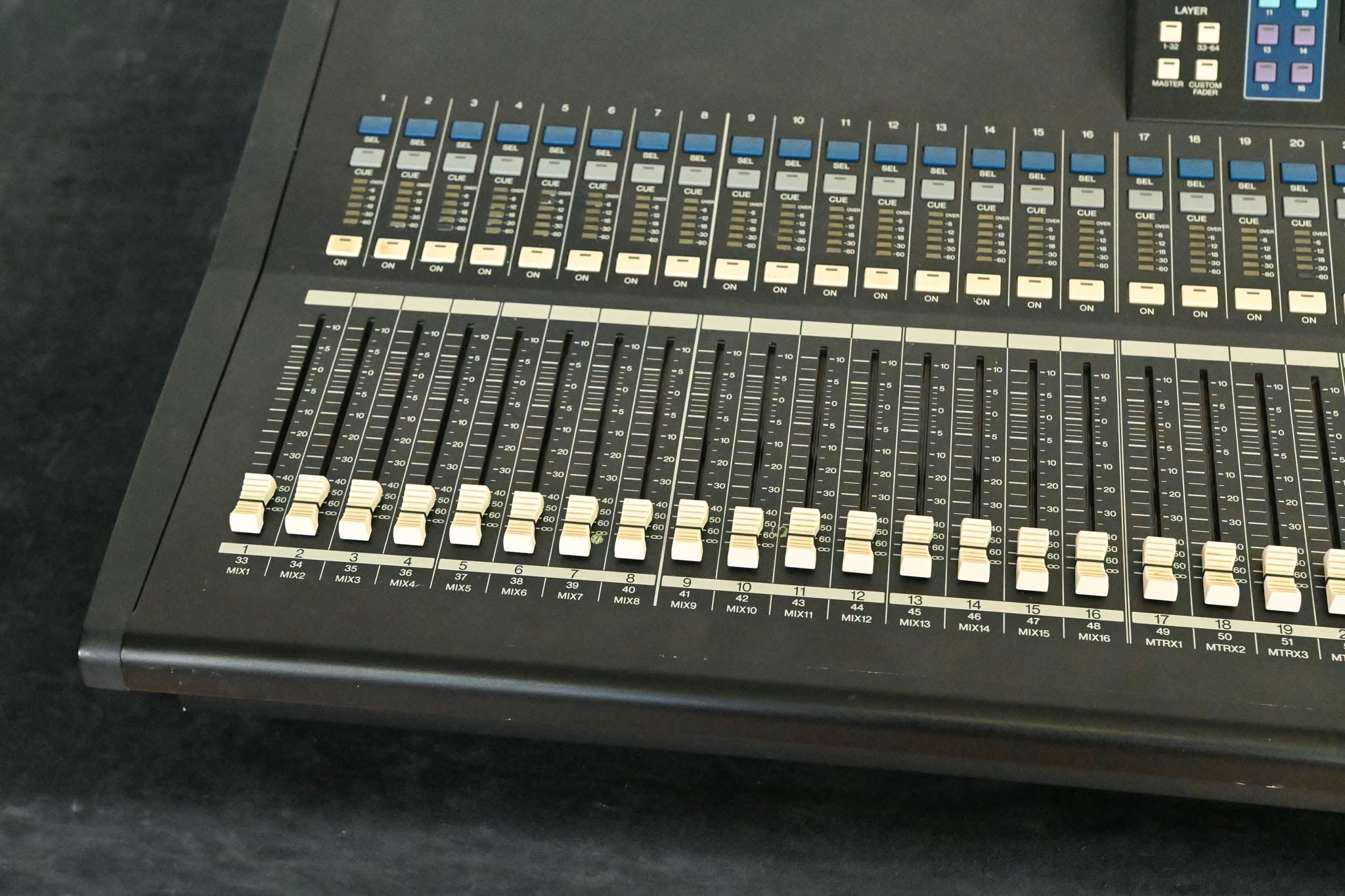 Yamaha LS9-32 32-Input Digital Mixing Console
