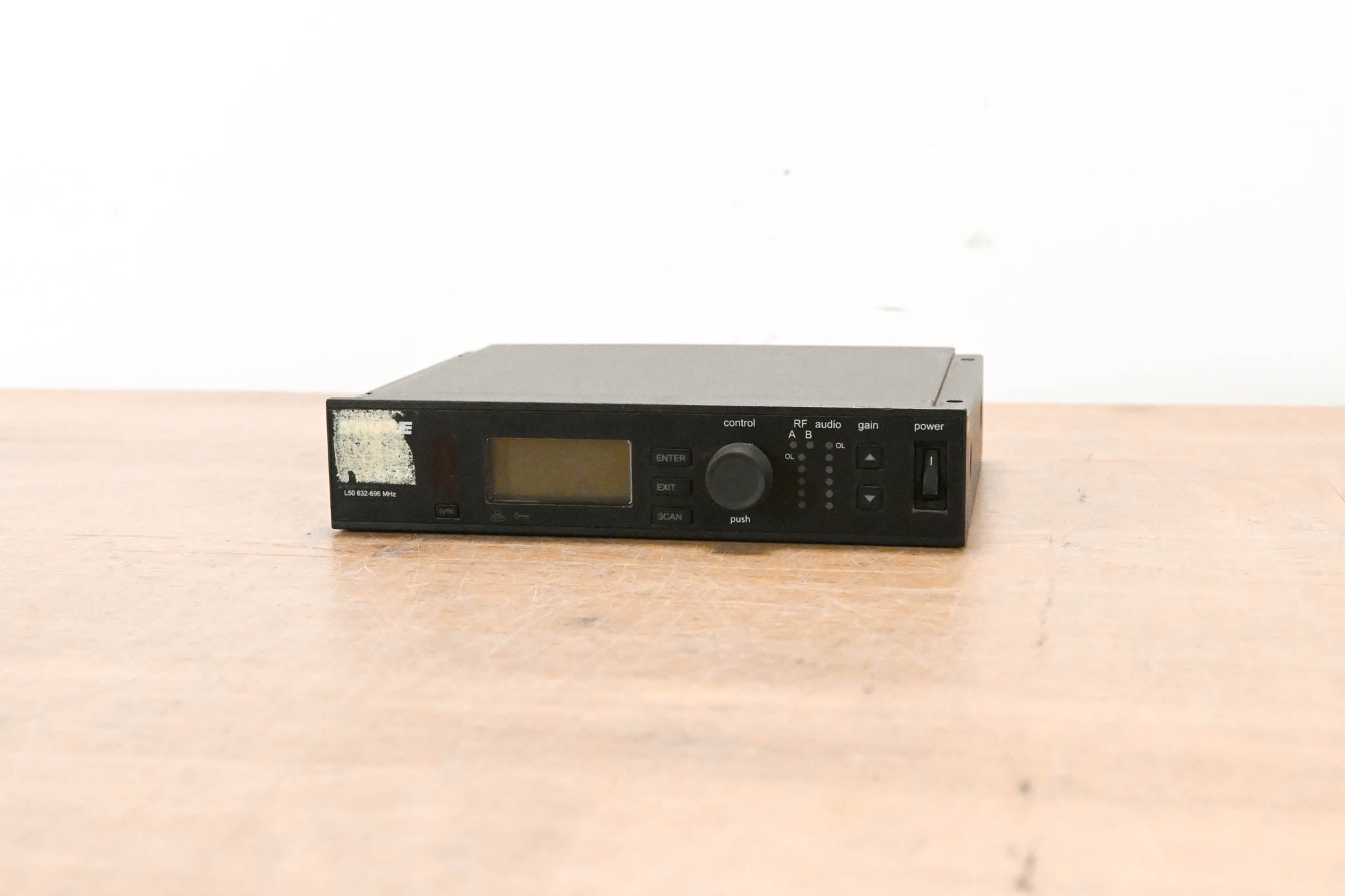 Shure ULXD4 Digital Wireless Receiver L50 Range: 632-696 MHz (NO PSU)