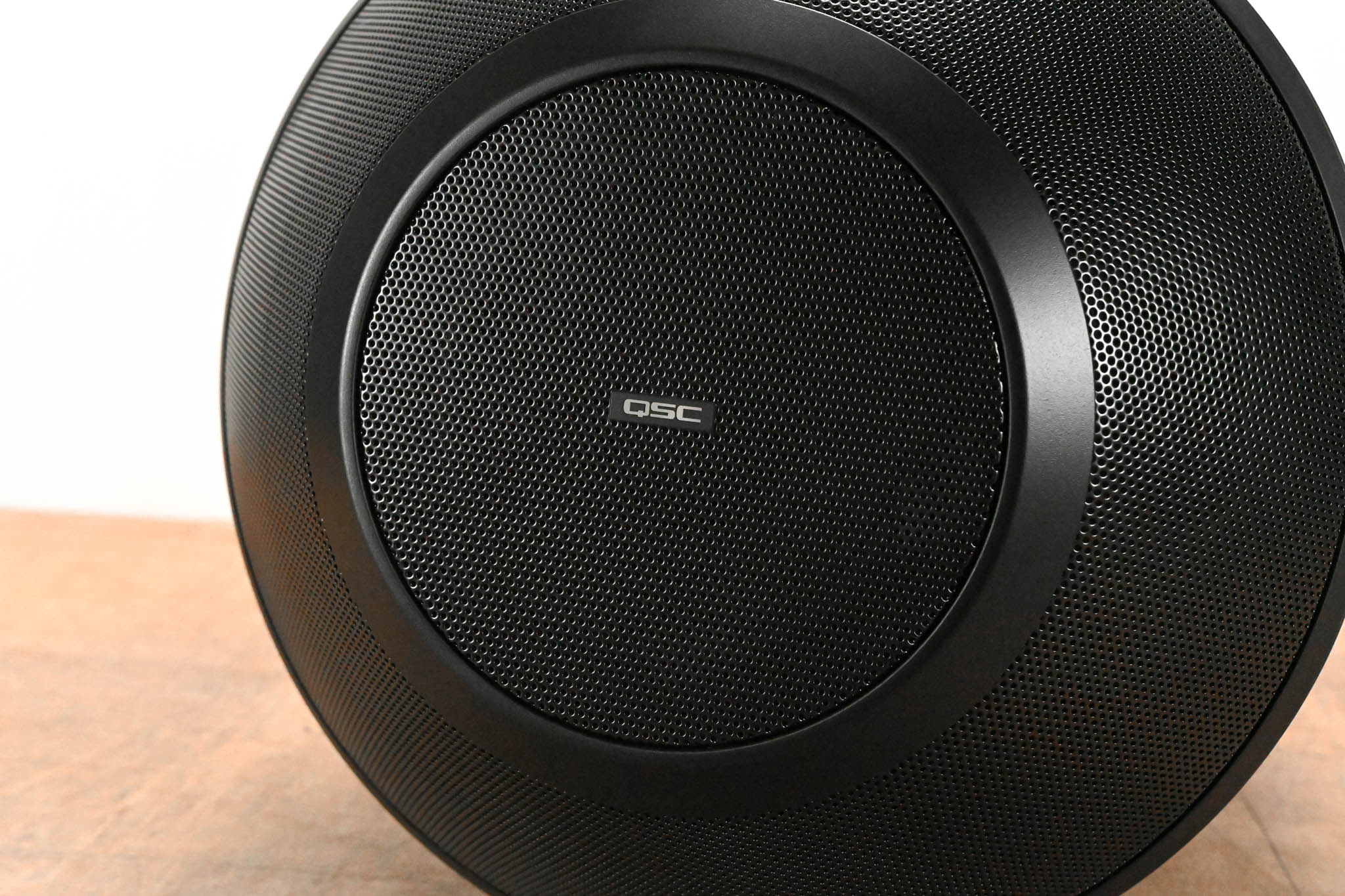 QSC AD-P.Halo Integrated SUB/SAT Pendant Loudspeaker System