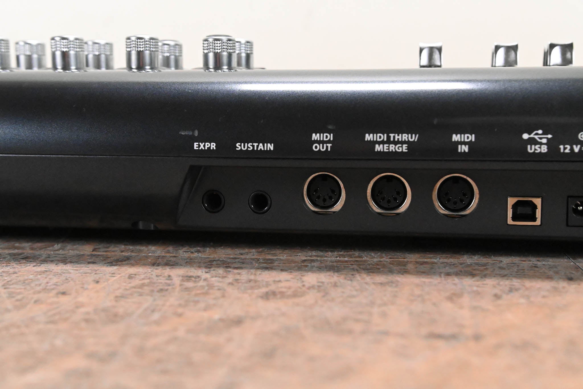 Behringer Motor 61 61-Key USB/MIDI Controller Keyboard (NO POWER SUPPLY)