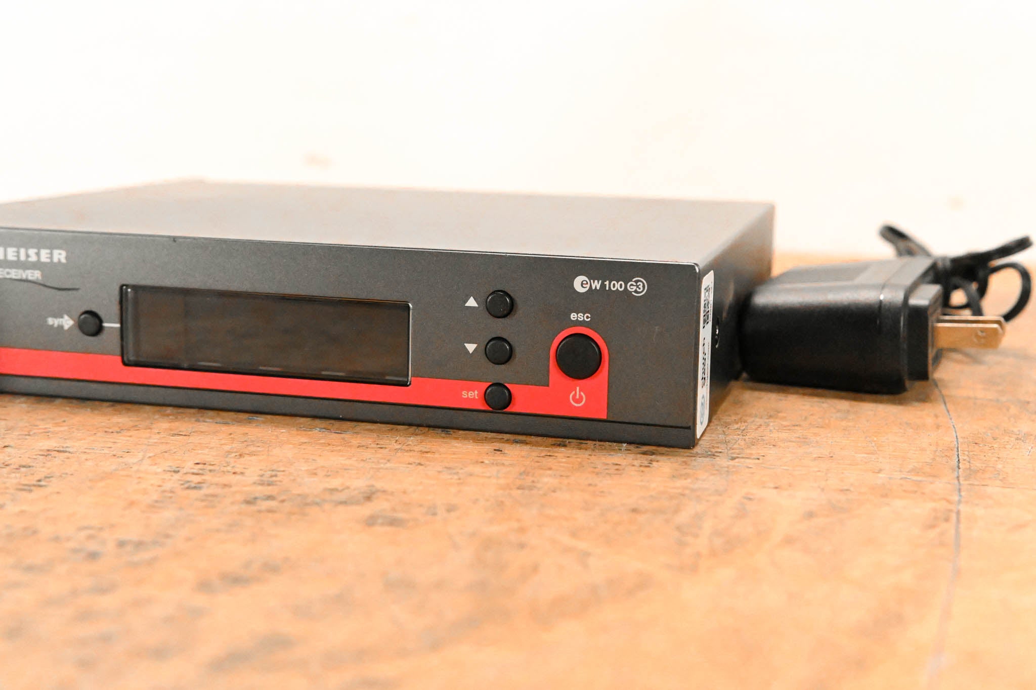 Sennheiser EM 100 G3 Wireless Receiver - A Range: 516-558 MHz