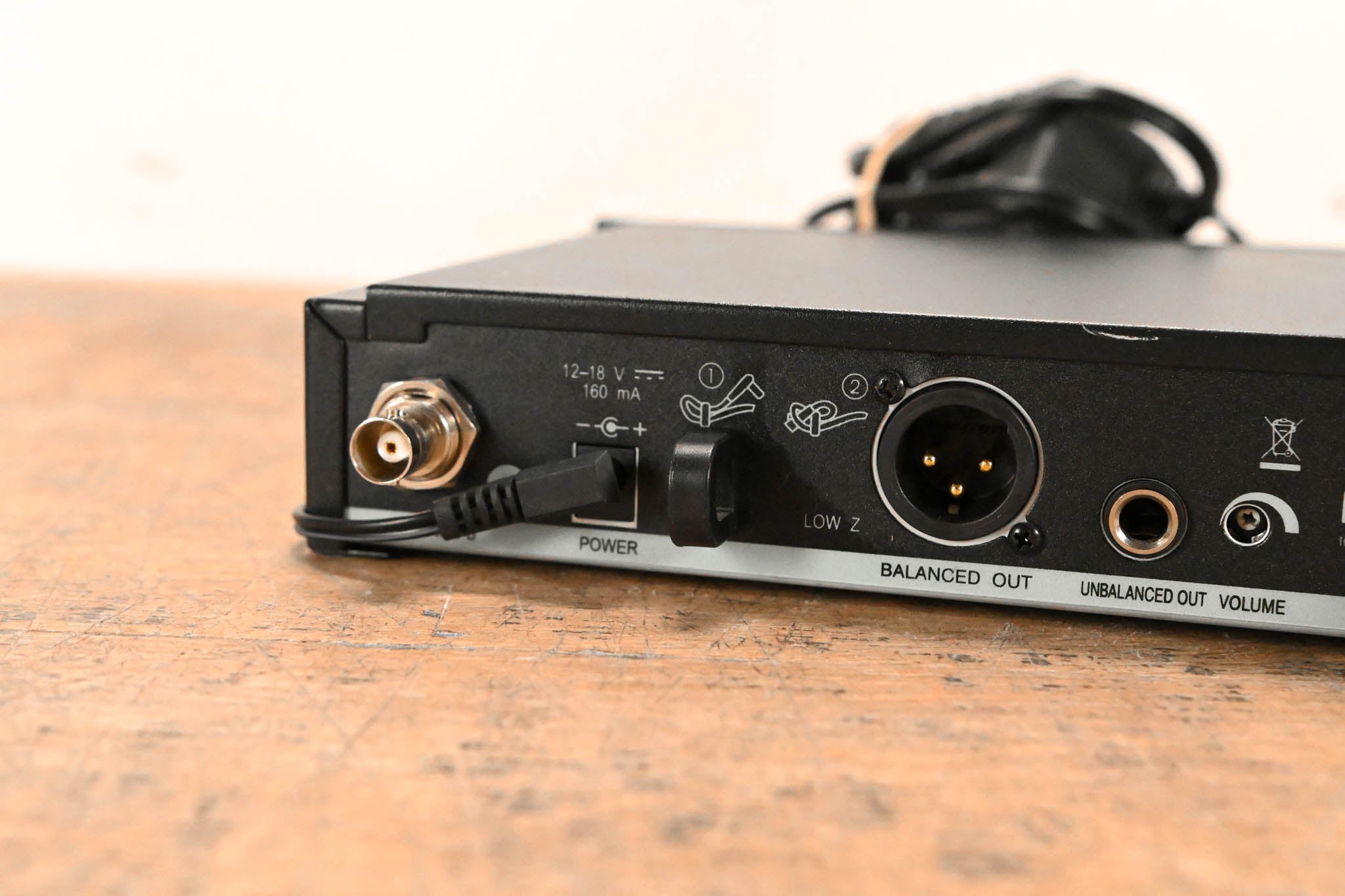 Shure SLX14 Bodypack Wireless System - J3 Band: 572-596 MHz