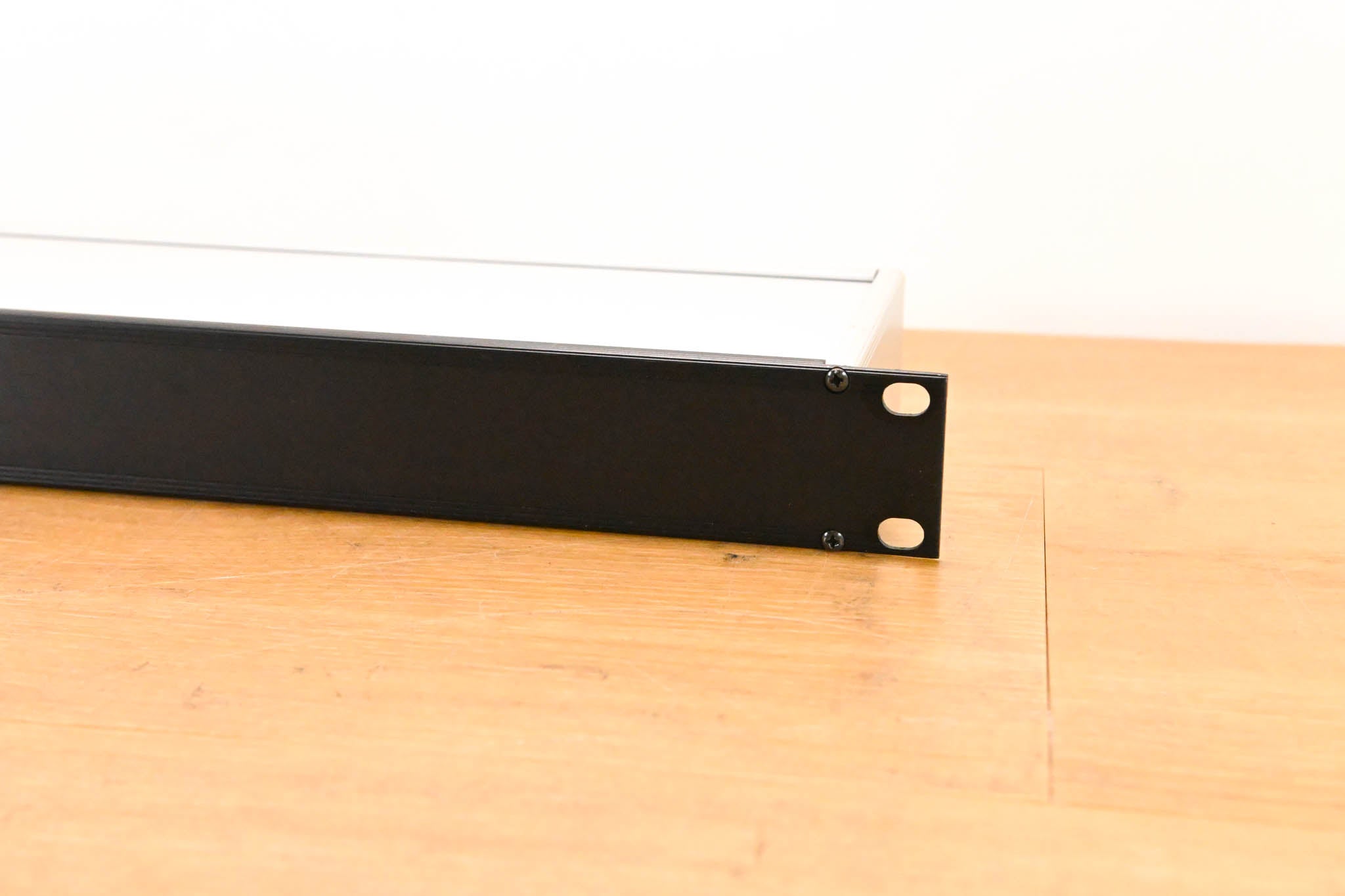 Sonifex AVN-AO16 16-Output Rackmount Dante Interface w/ PoE