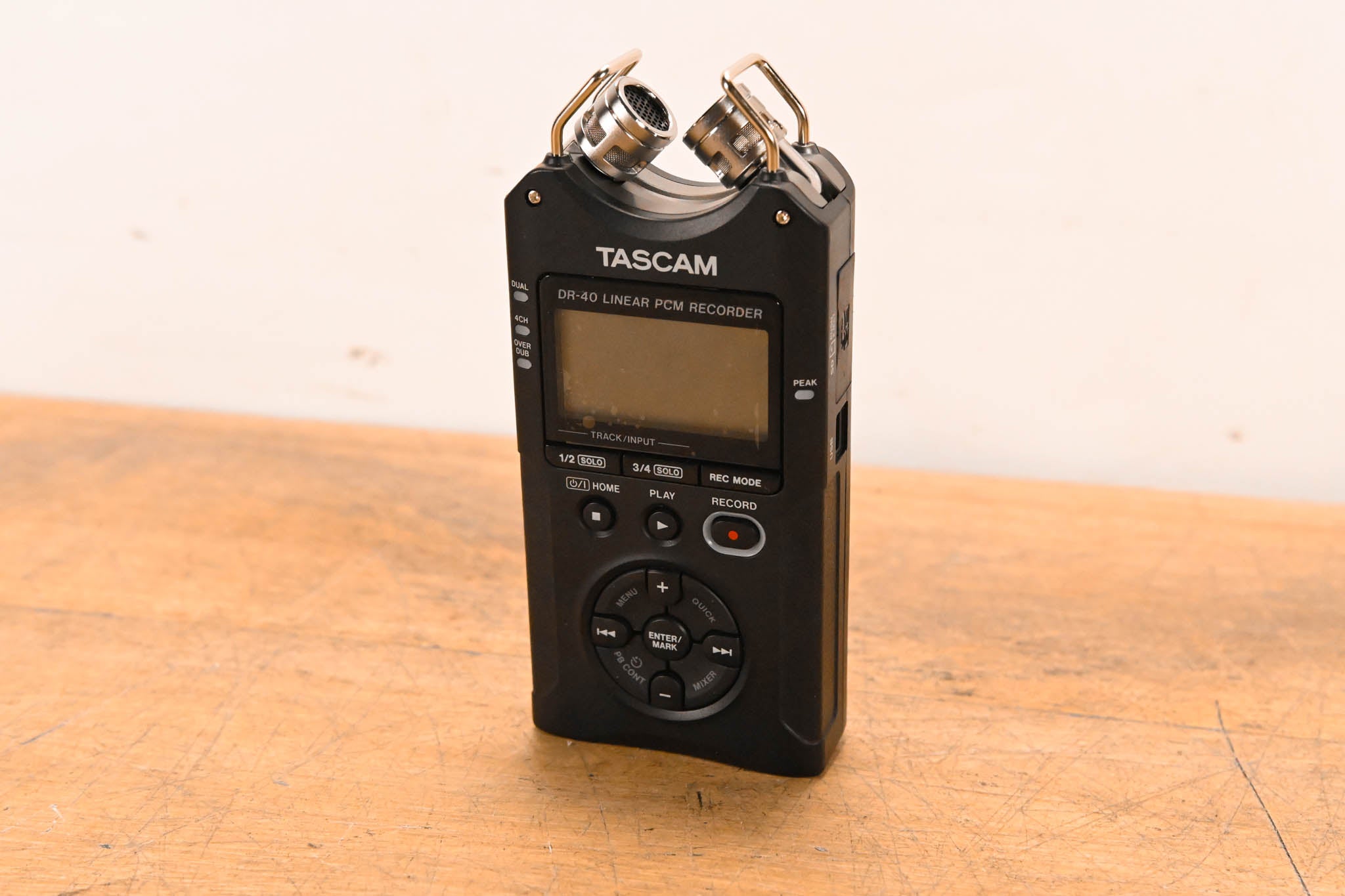 TASCAM DR-40 Handheld 4-Track Recorder