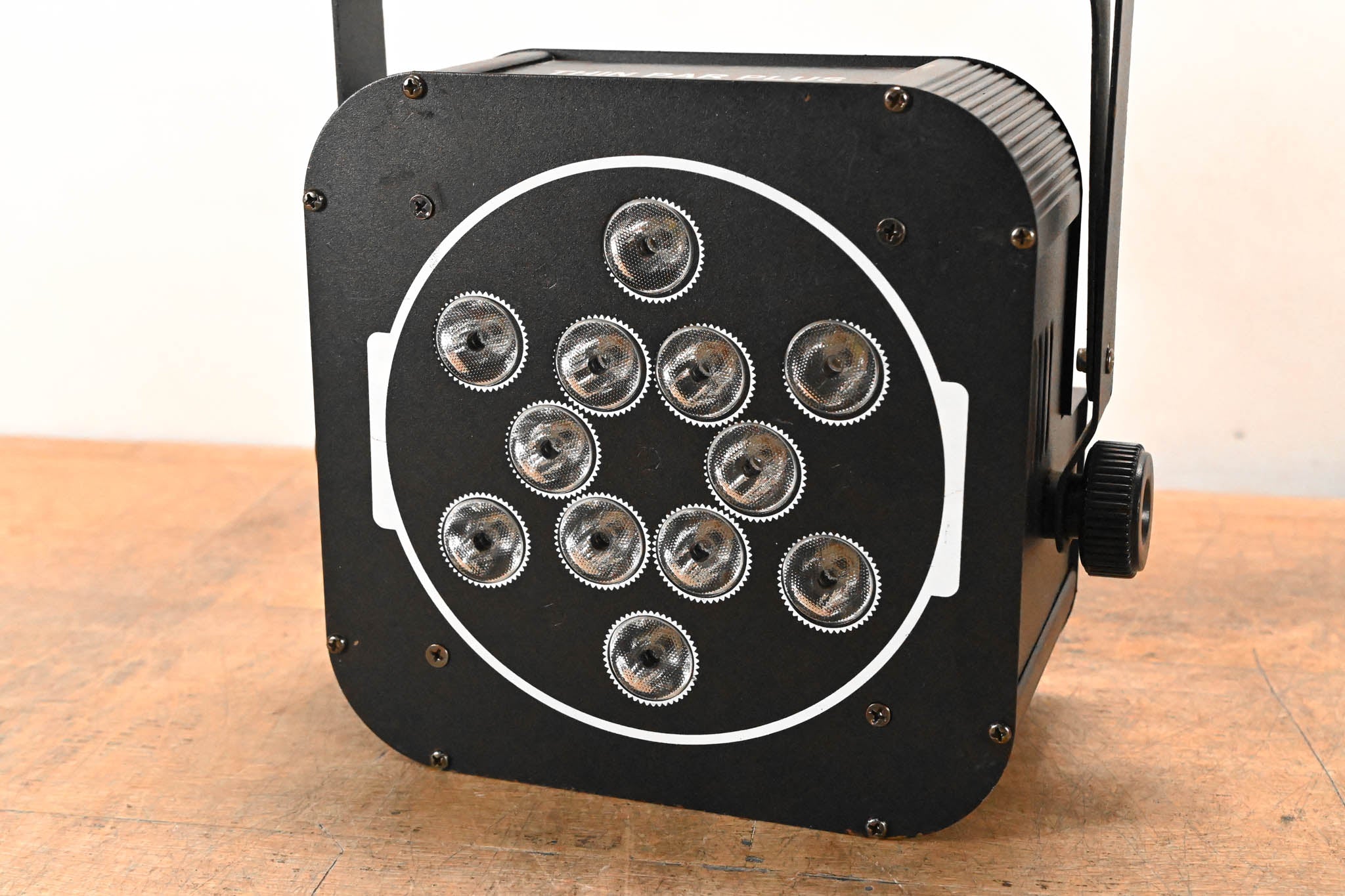 OmniSistem Thin Par Plus RGBW 6 x 10W RGBA Par Can Light
