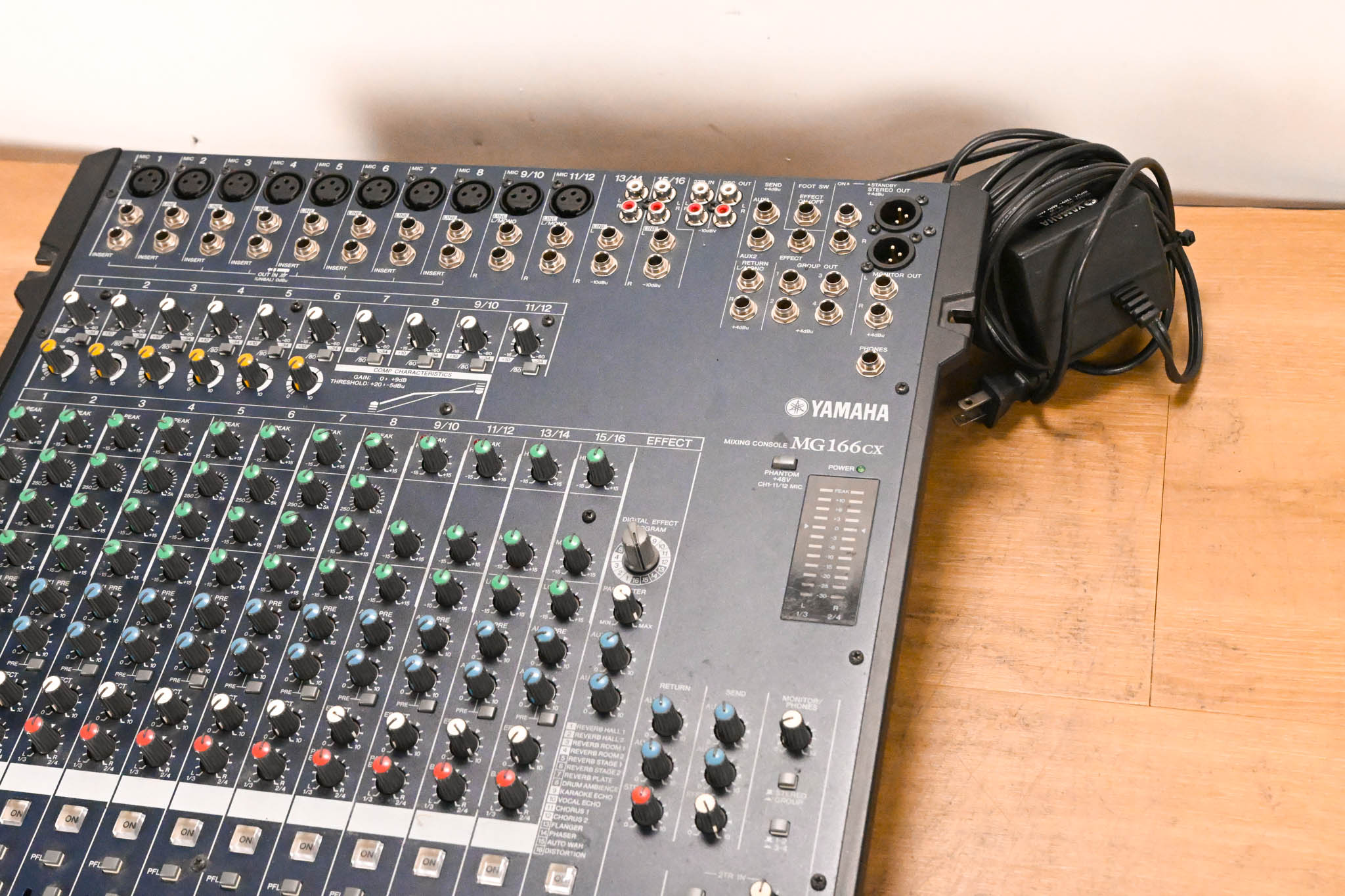 Yamaha MG166CX 16-Channel, 6-Bus Analog Mixer
