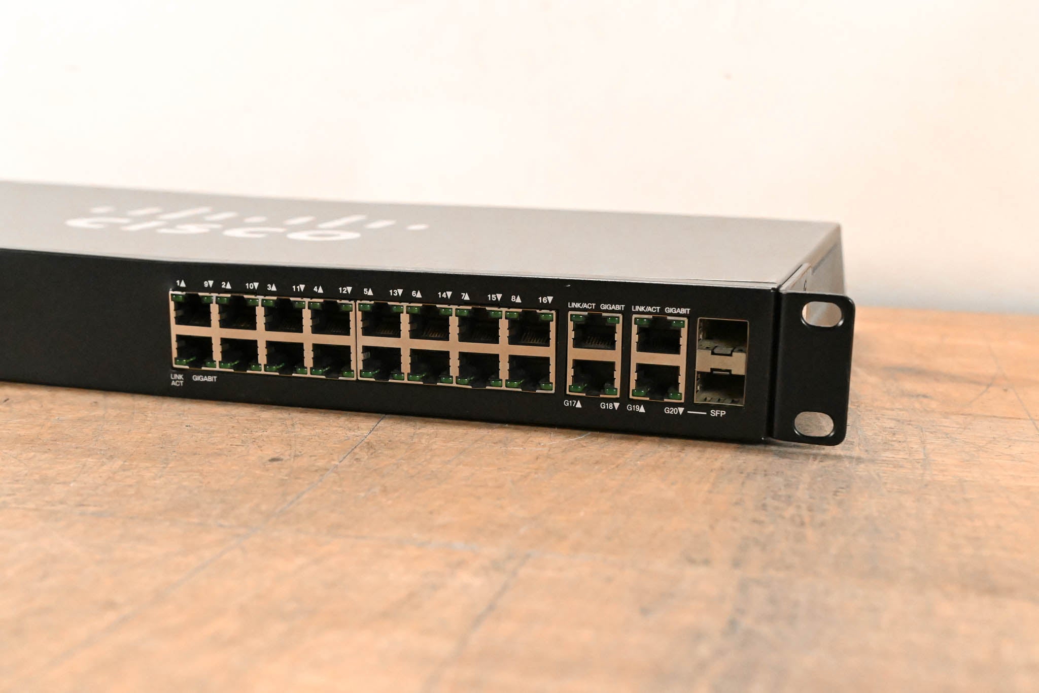 Cisco SG300-20 20-Port Gigabit Managed Switch