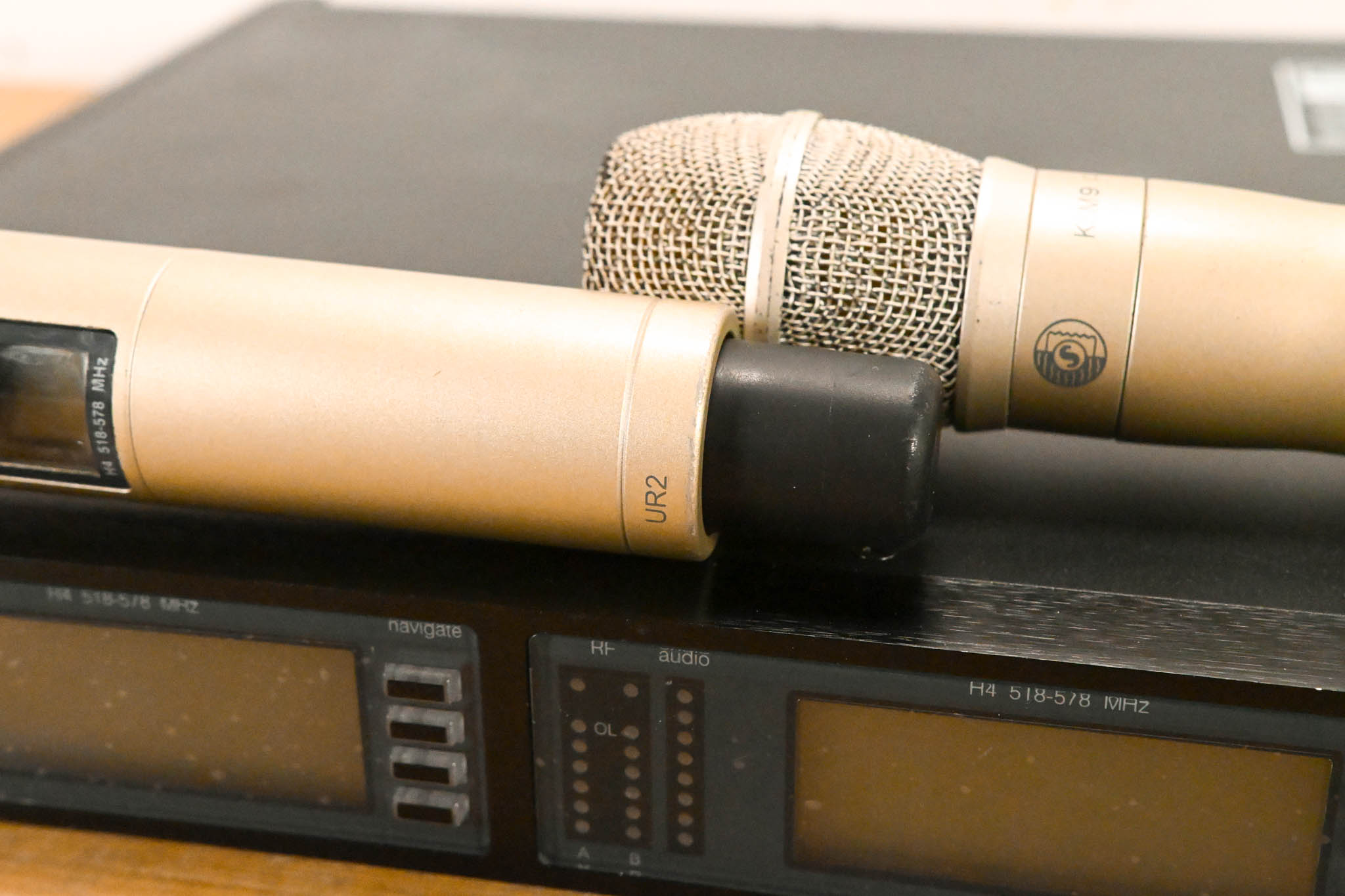 Shure UR4D+ Dual Wireless Receiver with UR2/KSM9 Mic Pair - H4 Band