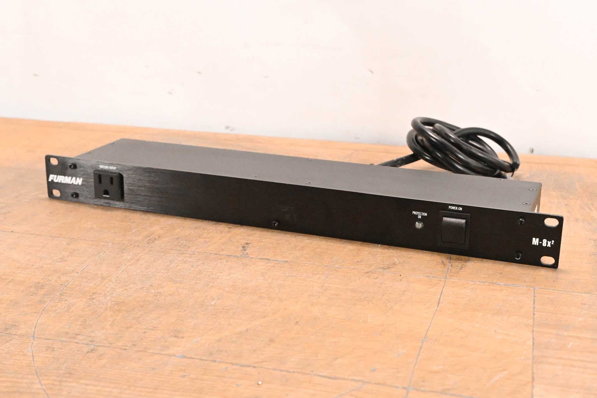 Furman M-8x2 8-Outlet Power Conditioner