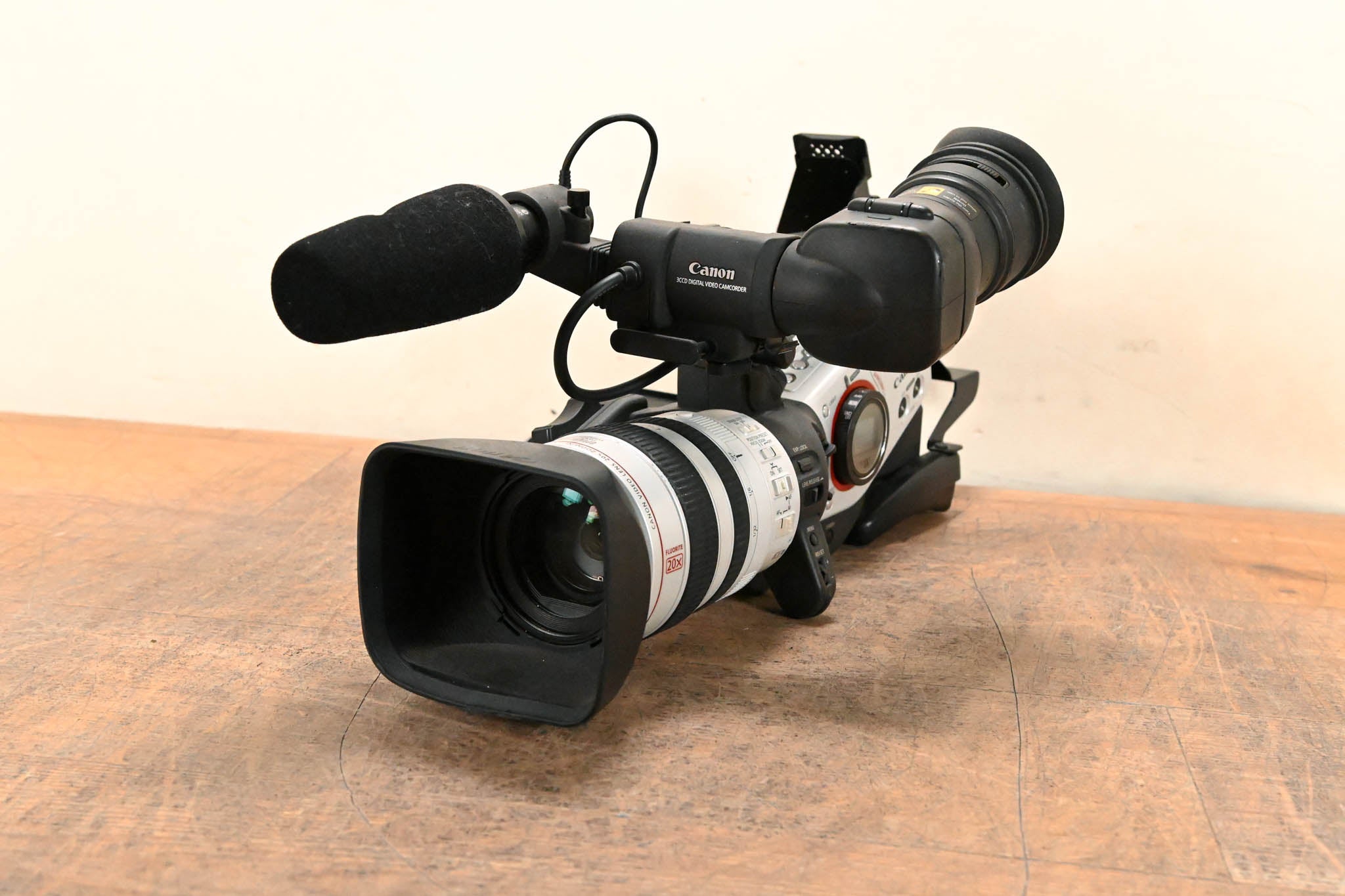 Canon XL2 3CCD MiniDV Camcorder with 20x Optical Zoom Lens