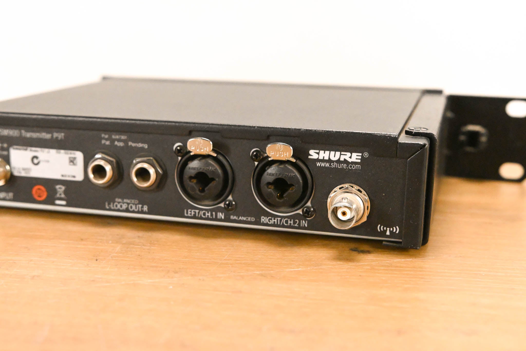 Shure PSM 900 Wireless IEM System L6 Band: 656-692 MHz (NO POWER SUPPLY)