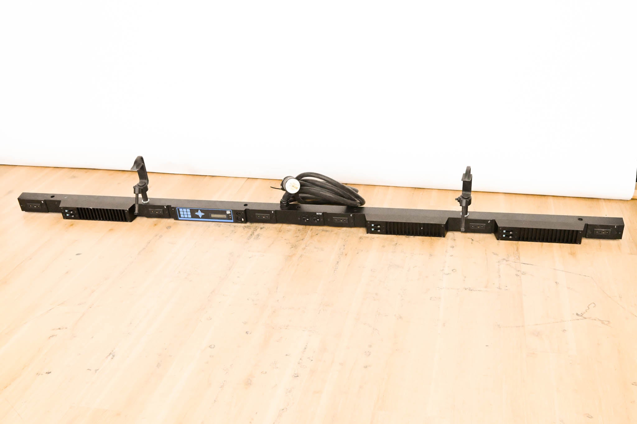 ETC SB6-10M 6 x 10A (1200W) SmartBar with Stage Pin Connectors