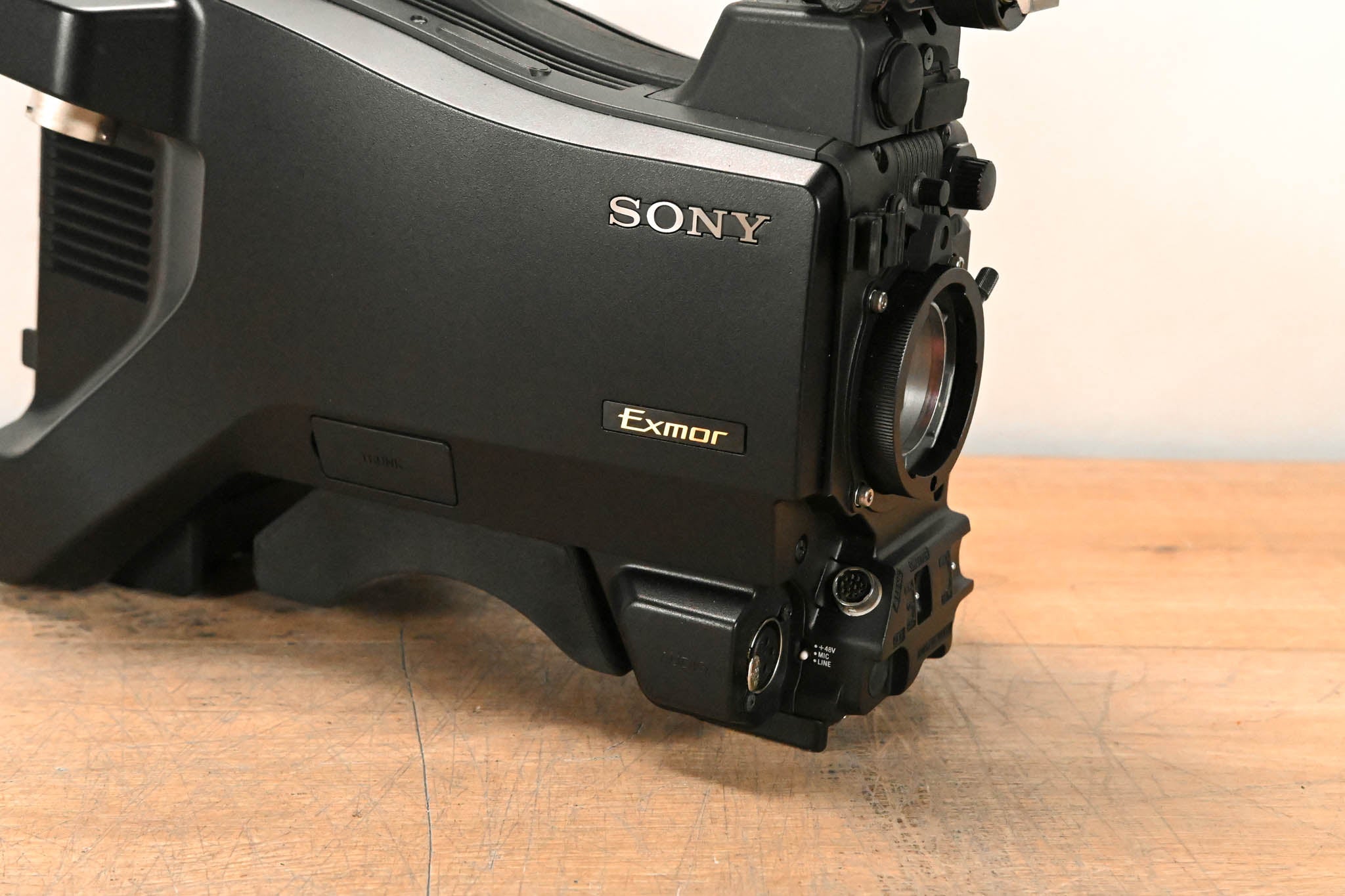 Sony HXC-D70 HD/SD Studio Camera