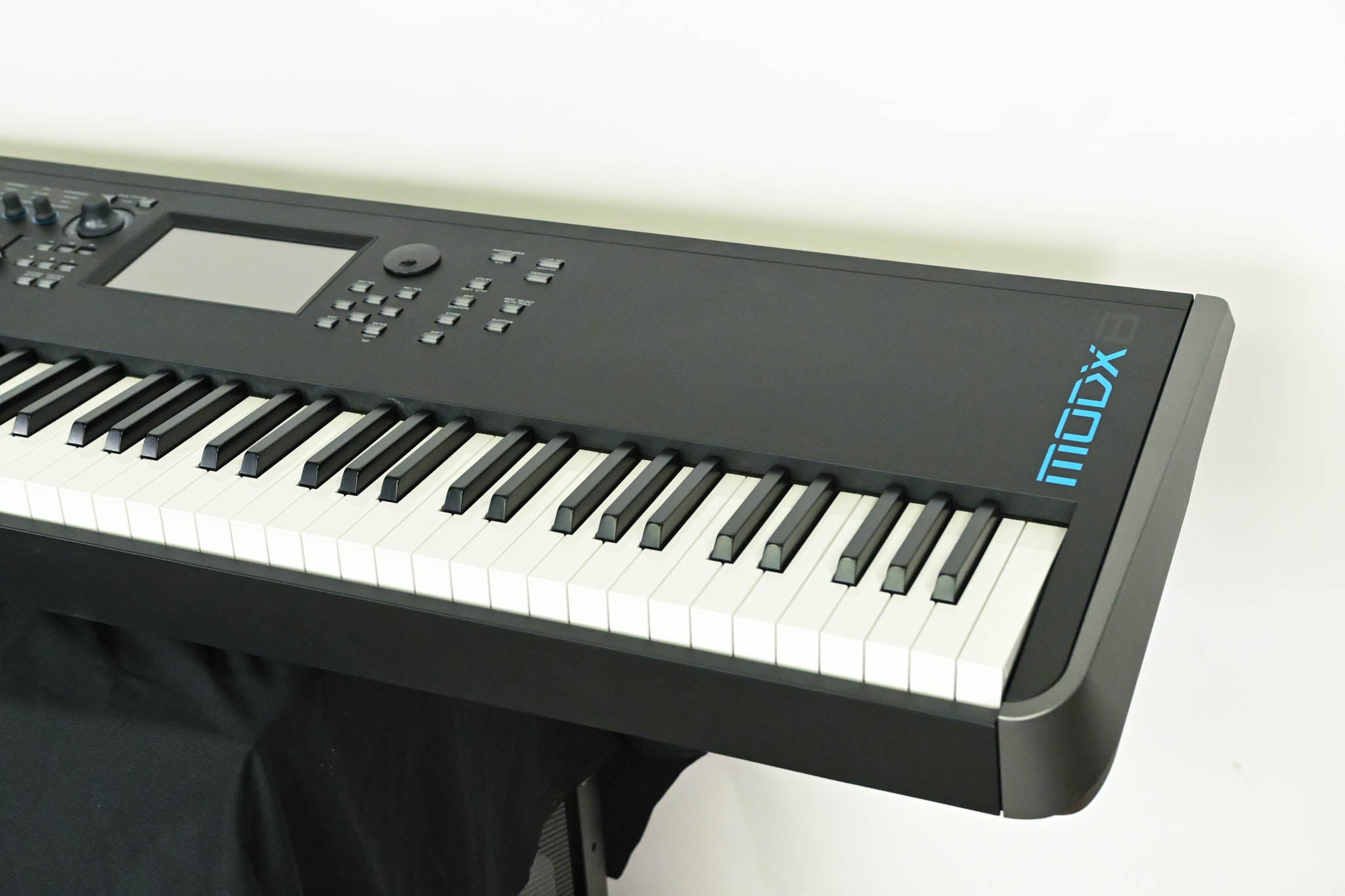 Yamaha MODX8 88-Key Synthesizer Workstation (NO POWER SUPPLY)