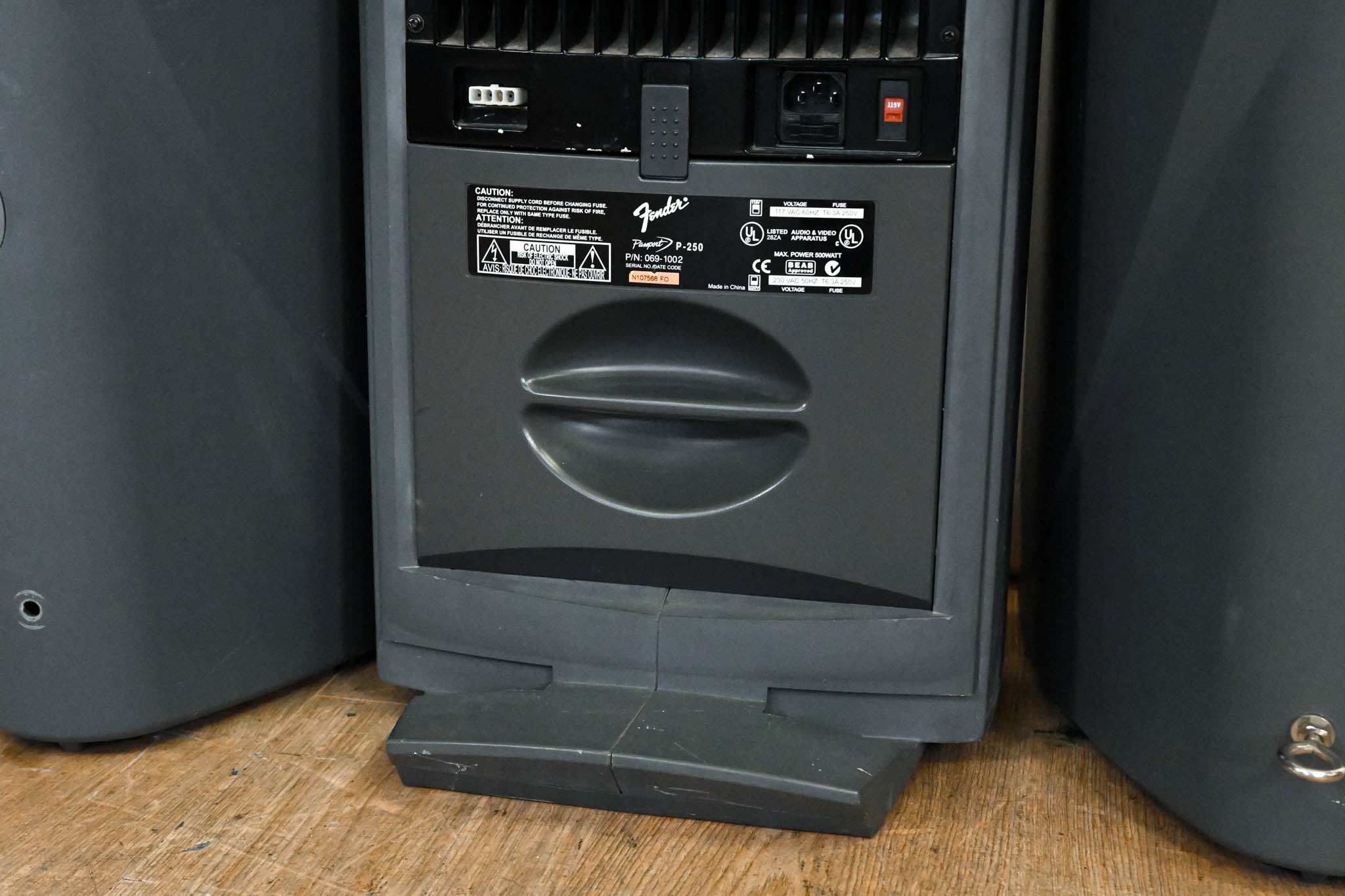 Fender Passport P-250 4-Channel Portable PA System