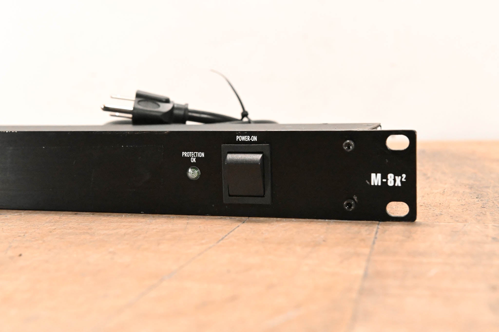 Furman M-8x2 8-Outlet Power Conditioner