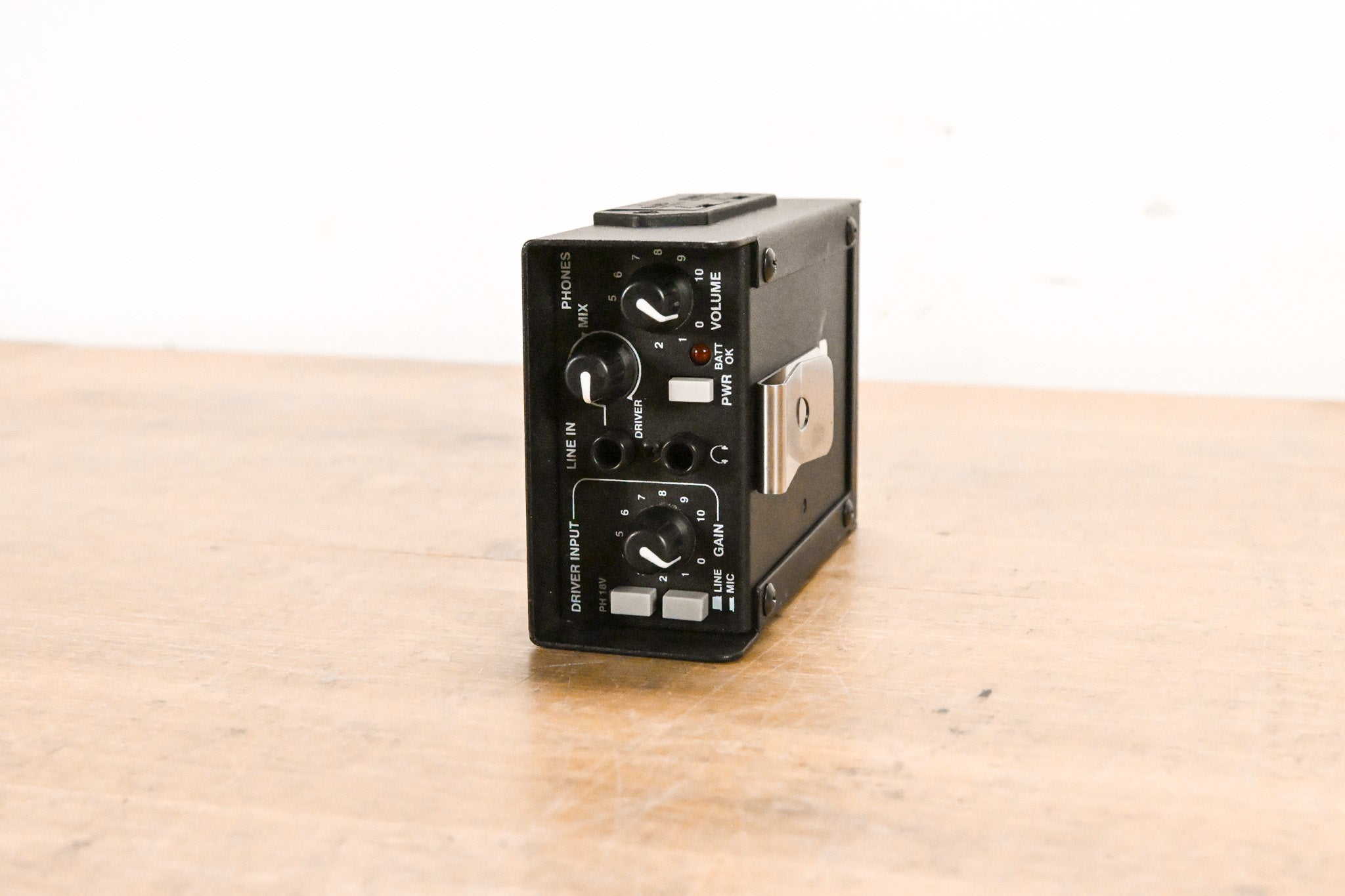 Whirlwind MD-1 Portable Mic Preamp / Line Driver & Headphone Monitor