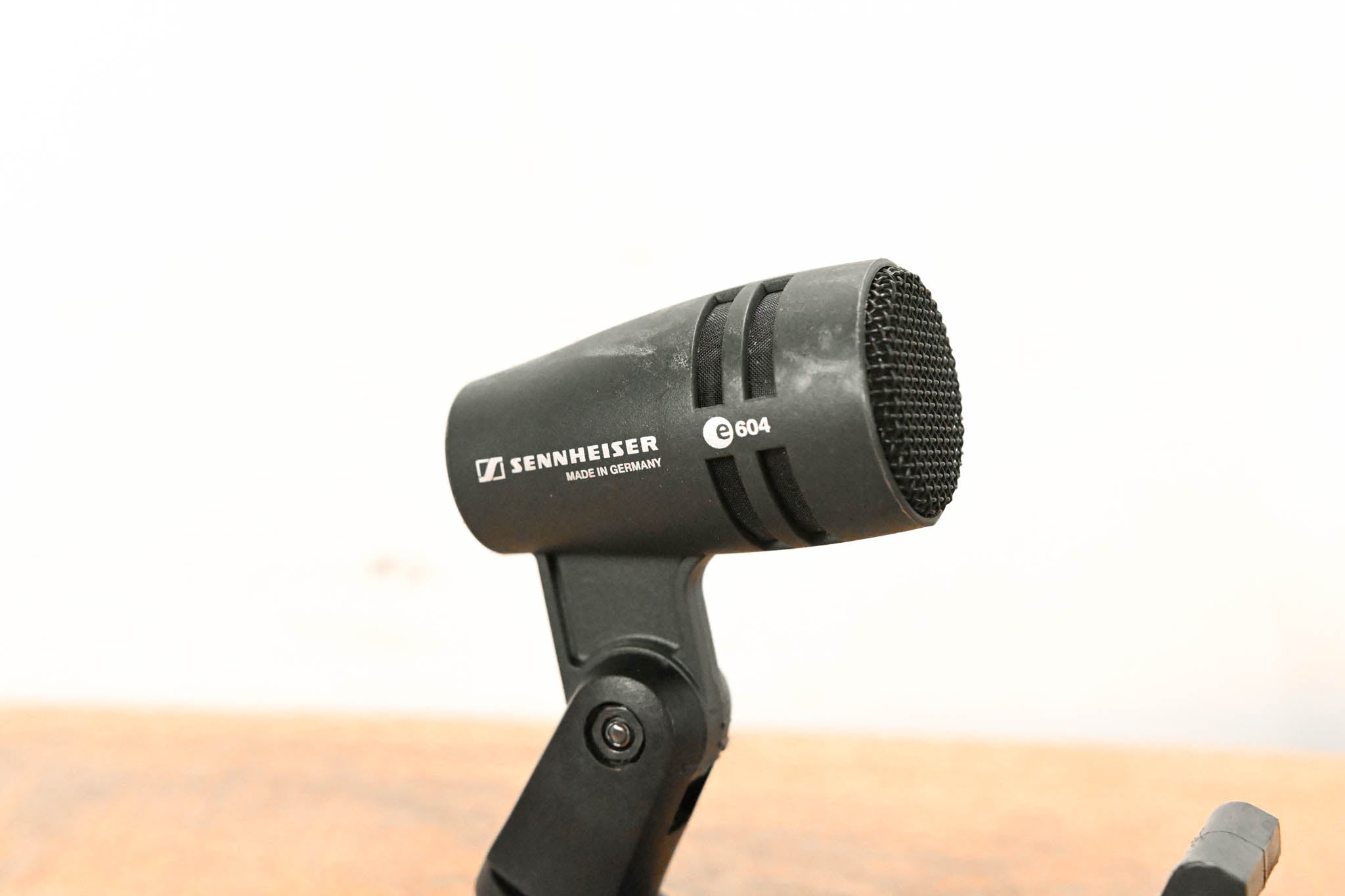 Sennheiser e 604 Dynamic Cardioid Instrument Microphone