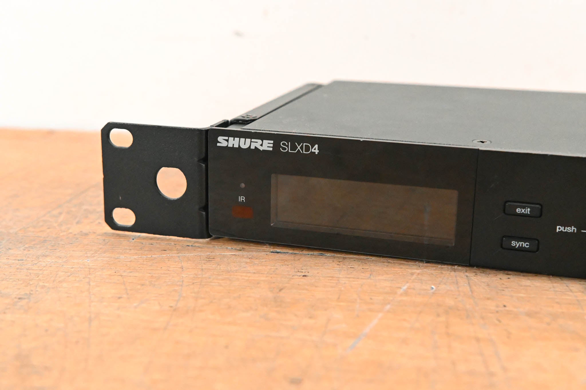 Shure SLXD4 Wireless Receiver - J52 Band: 558-602 / 614-616 MHz (NO PSU)