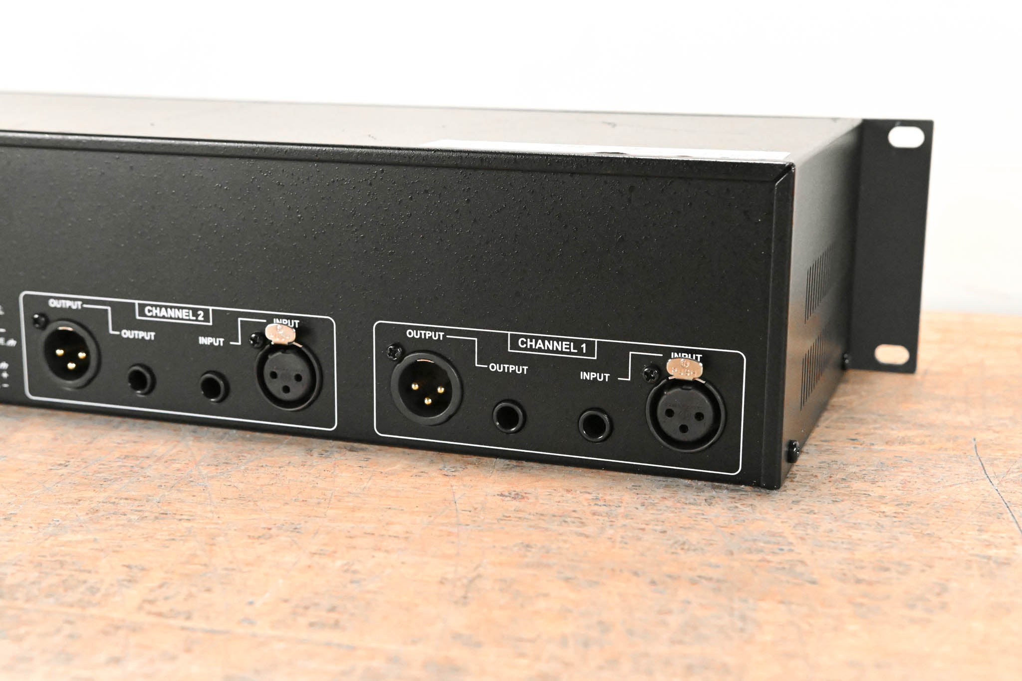dbx 231 Dual-Channel 31-Band Graphic Equalizer
