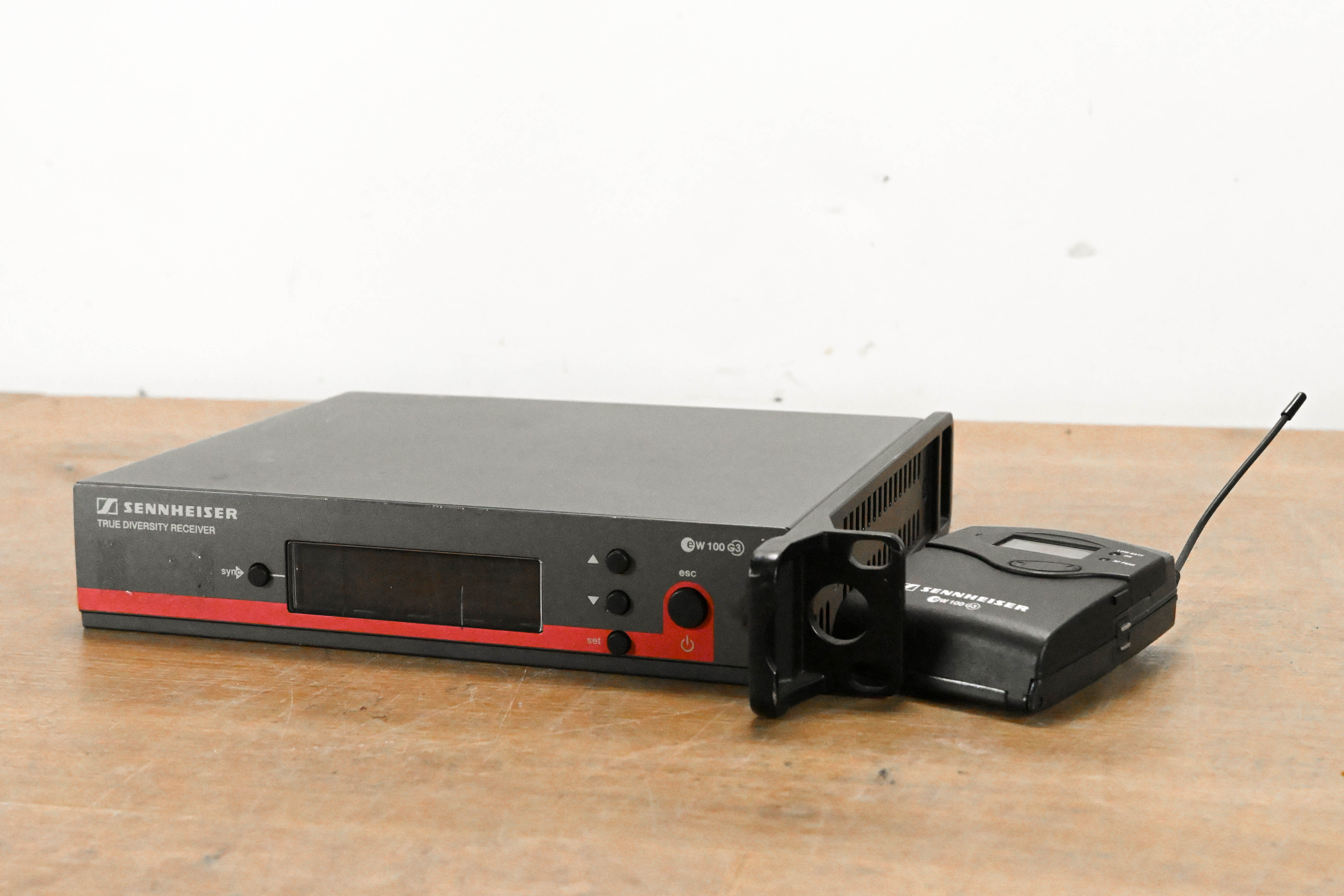 Sennheiser ew 100 G3 Bodypack Wireless System 566-608MHz NO POWER SUPPLY