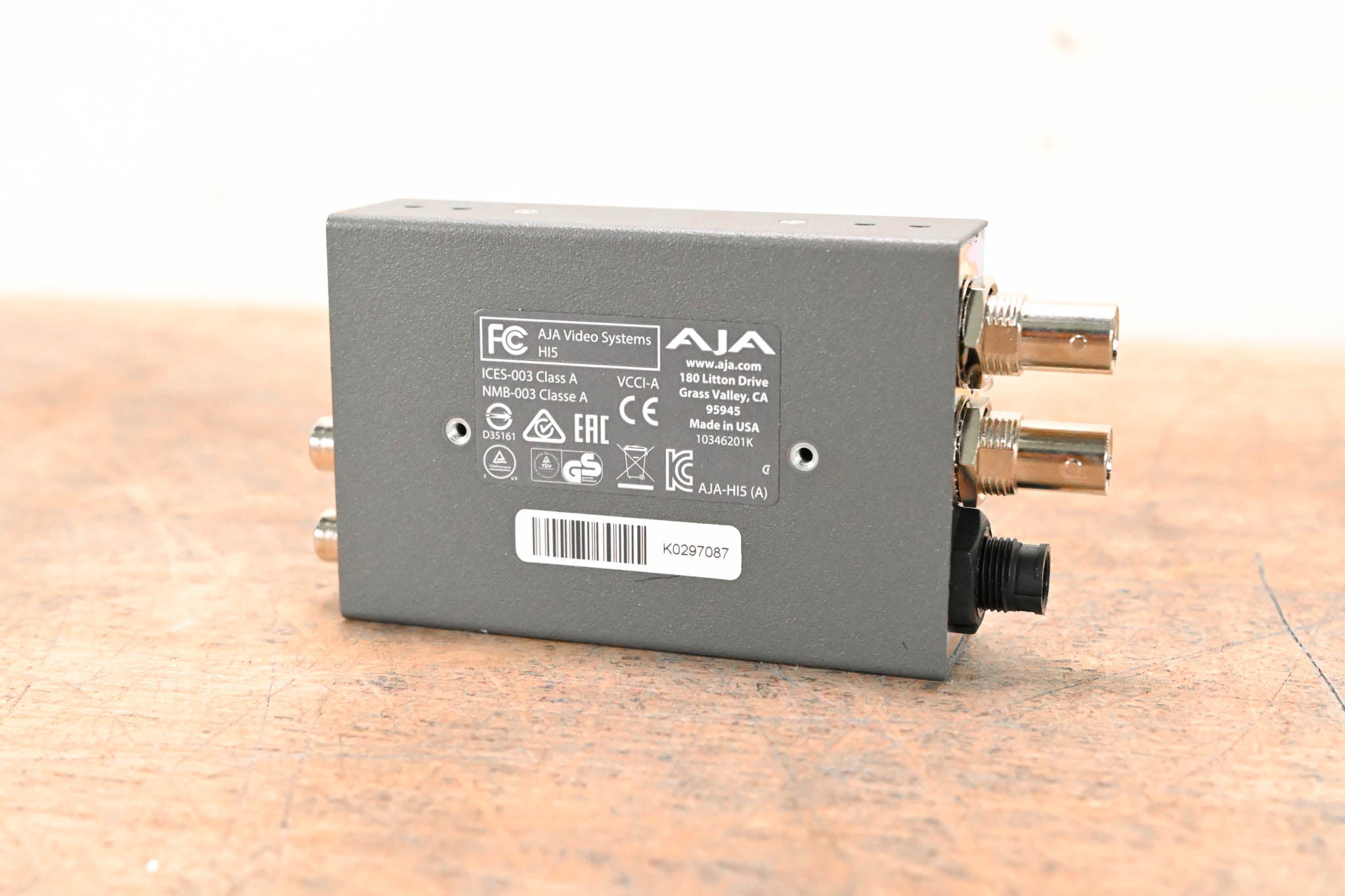 AJA HI5 HD/SD-SDI to HDMI Video and Audio Converter