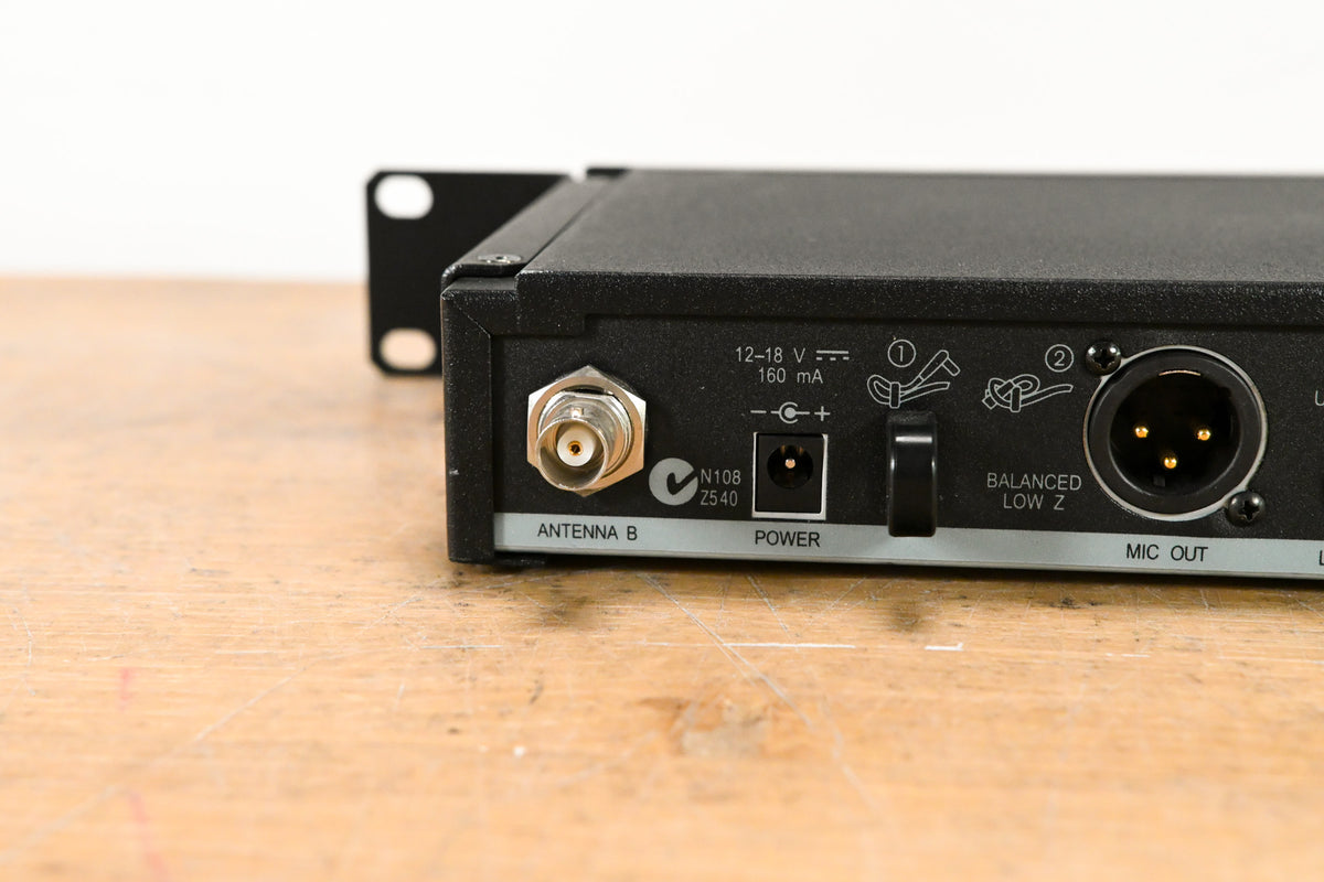 Shure SLX14 Bodypack Wireless System - J3 Band (NO POWER SUPPLY)