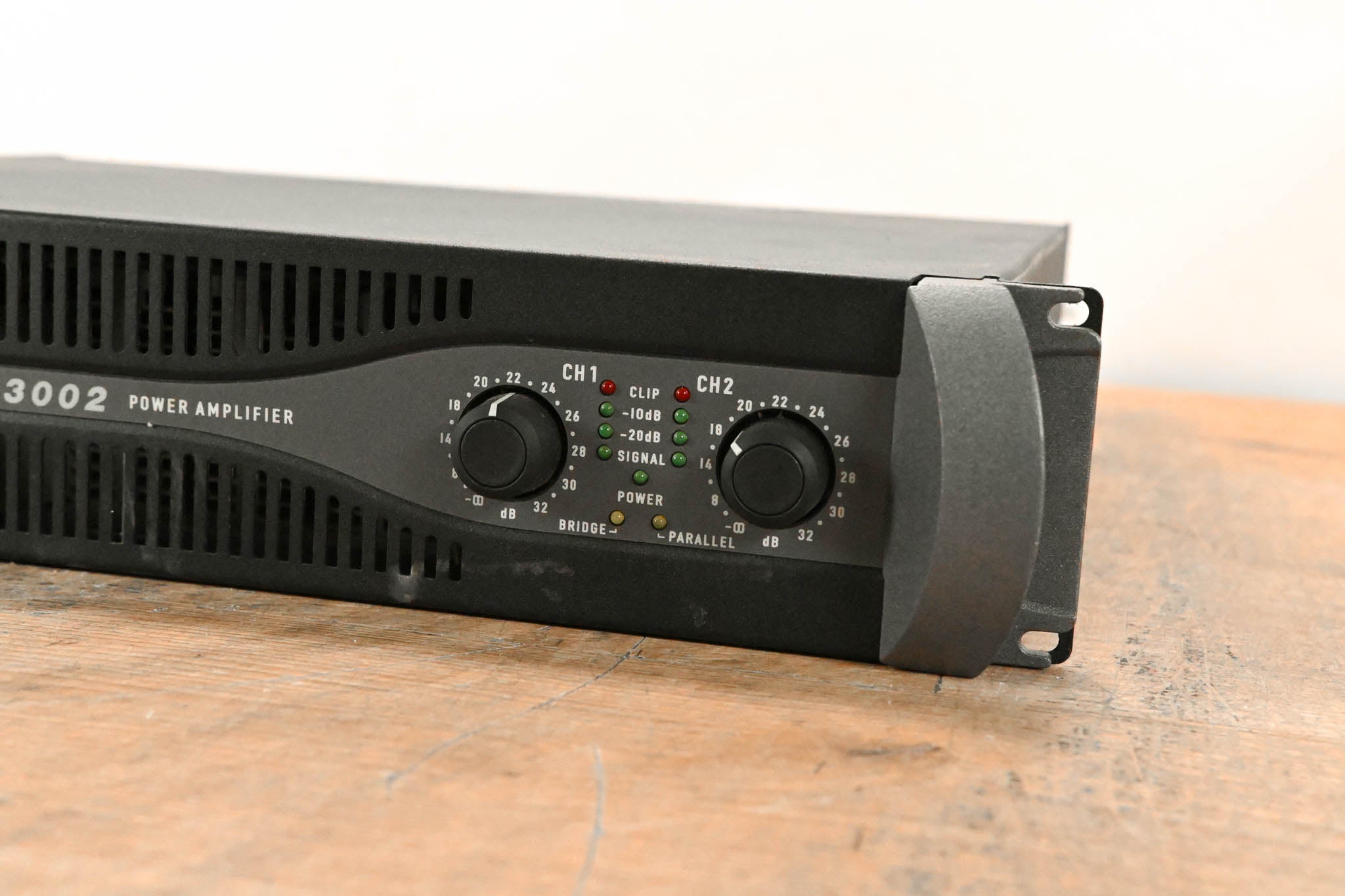 QSC PLX3002 2-Channel Power Amplifier