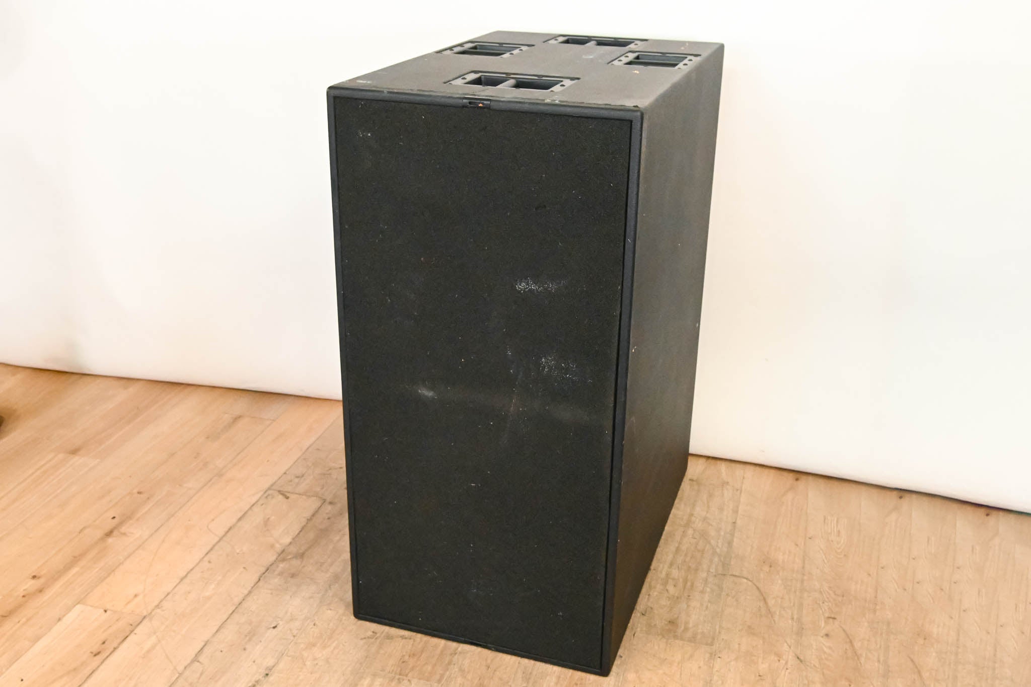 d&b audiotechnik B2-SUB 2 x 18" Passive Subwoofer