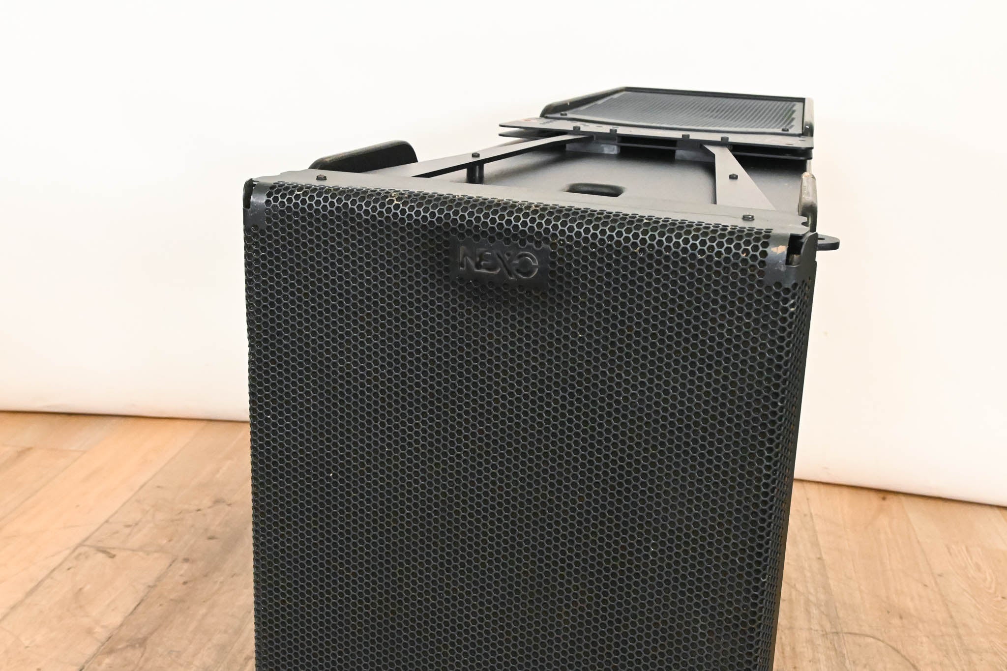 NEXO GEO SUB Cardioid Bass and Sub-Bass Module