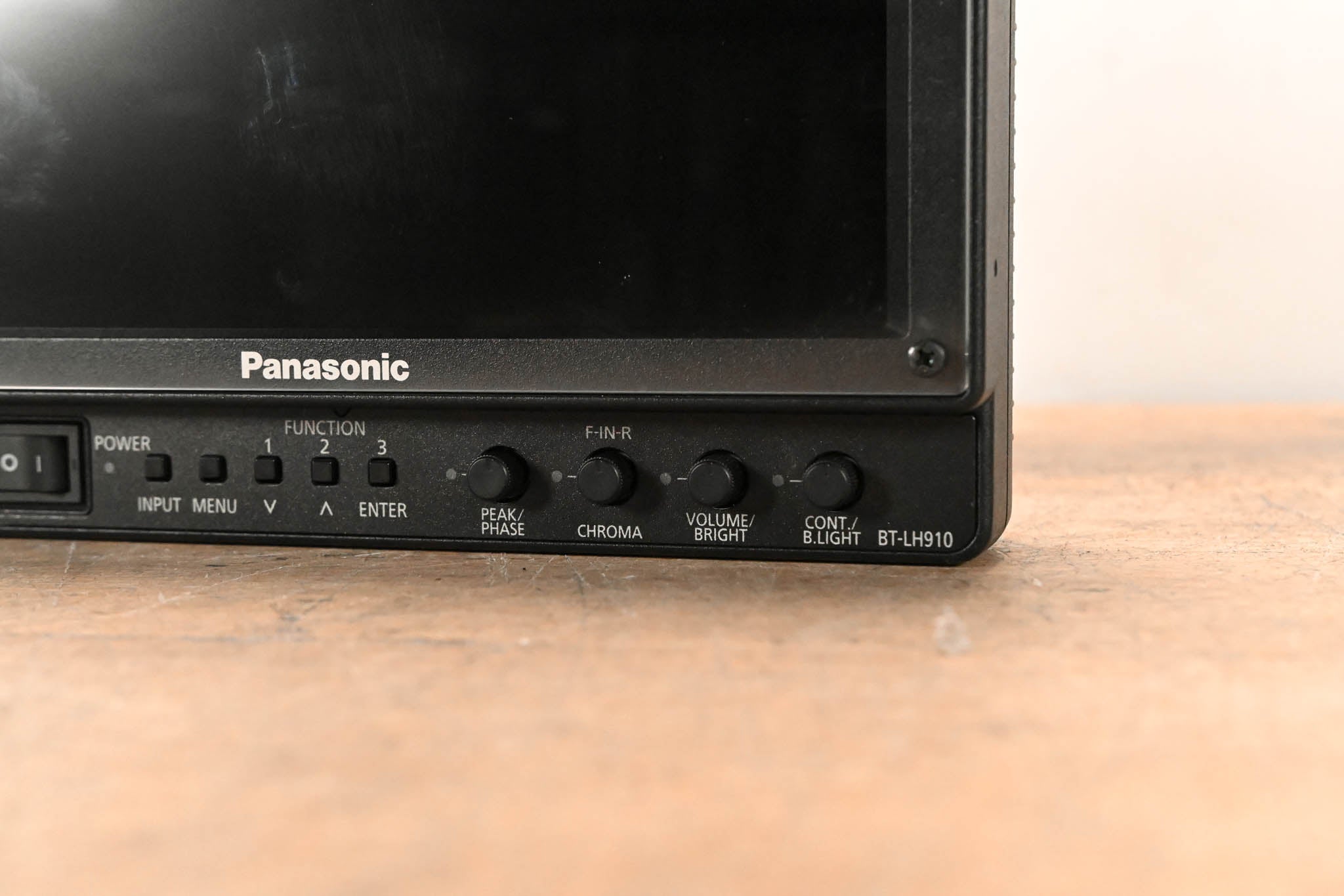 Panasonic BT-LH910G 9" LCD HDMI / SDI Video Monitor (NO POWER SUPPLY)
